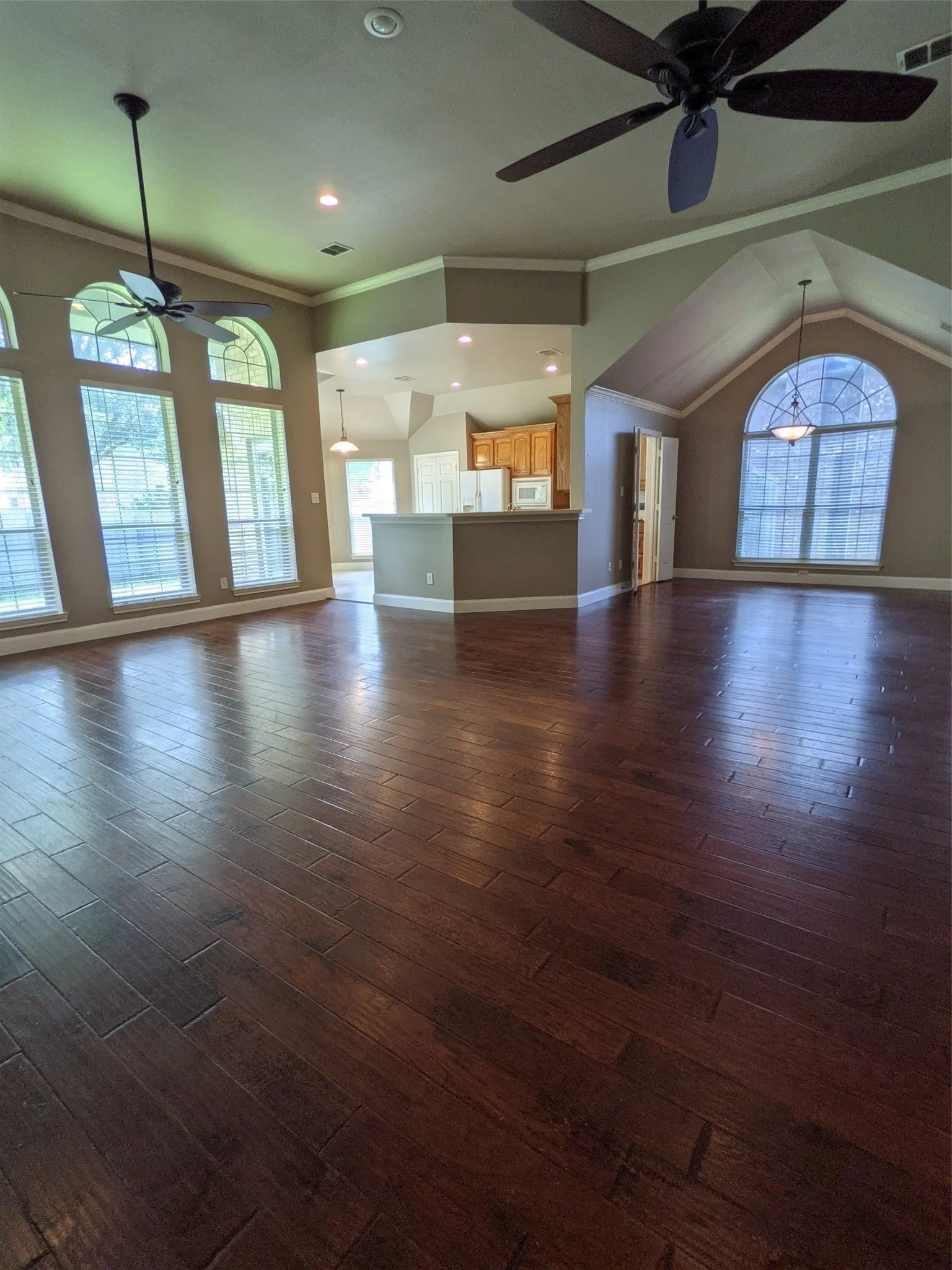 Single Family Residence For Rent in Denton County , 310 Chisholm Trail, Argyle, Texas 76226, 4 Bedroom, 2 Bathroom, 2 Garage spaces, 2,402 Sqft, built in 1997, mls#21397862, Real Estate Agent in Argyle, Homes For Rent in Denton county, Homes For Rent in Argyle, Realtor in Argyle Texas, Real Estate Brokerage Independent Realty Texas, Luminita Cordes Realtor