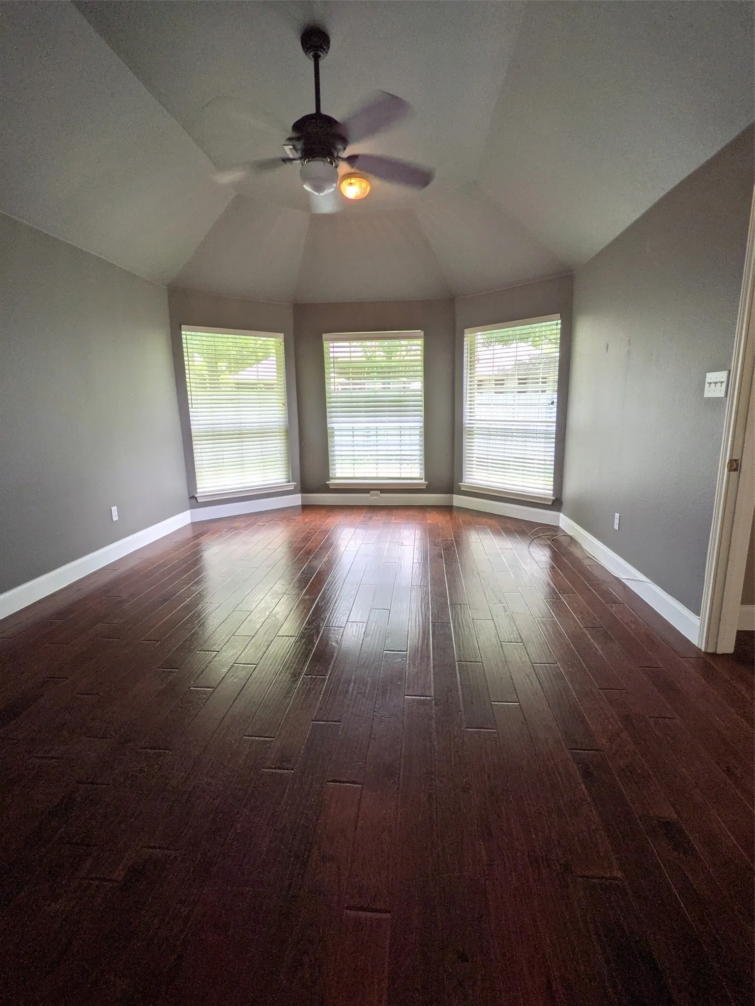 Single Family Residence For Rent in Denton County , 310 Chisholm Trail, Argyle, Texas 76226, 4 Bedroom, 2 Bathroom, 2 Garage spaces, 2,402 Sqft, built in 1997, mls#21397862, Real Estate Agent in Argyle, Homes For Rent in Denton county, Homes For Rent in Argyle, Realtor in Argyle Texas, Real Estate Brokerage Independent Realty Texas, Luminita Cordes Realtor