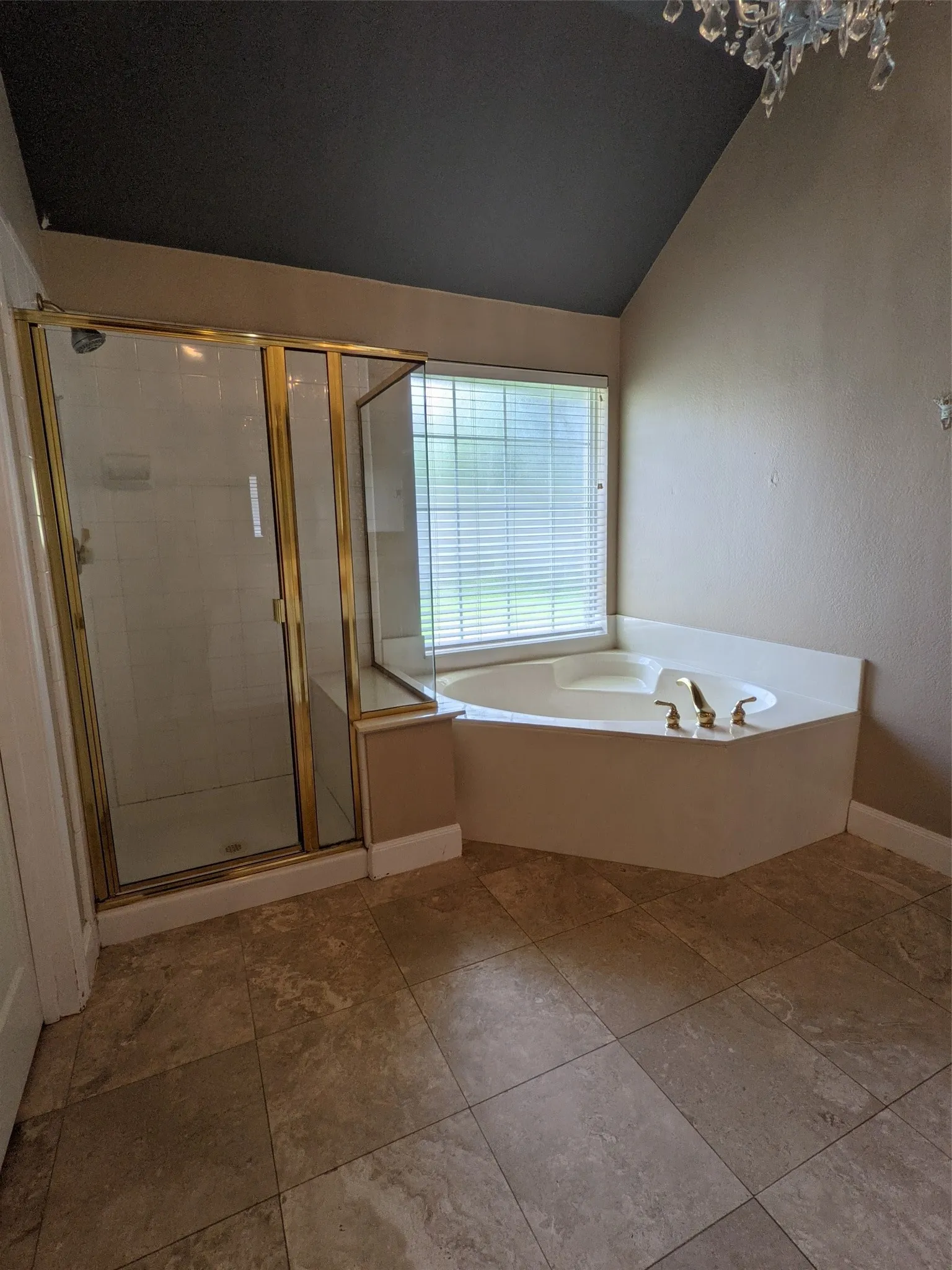 Single Family Residence For Rent in Denton County , 310 Chisholm Trail, Argyle, Texas 76226, 4 Bedroom, 2 Bathroom, 2 Garage spaces, 2,402 Sqft, built in 1997, mls#21397862, Real Estate Agent in Argyle, Homes For Rent in Denton county, Homes For Rent in Argyle, Realtor in Argyle Texas, Real Estate Brokerage Independent Realty Texas, Luminita Cordes Realtor