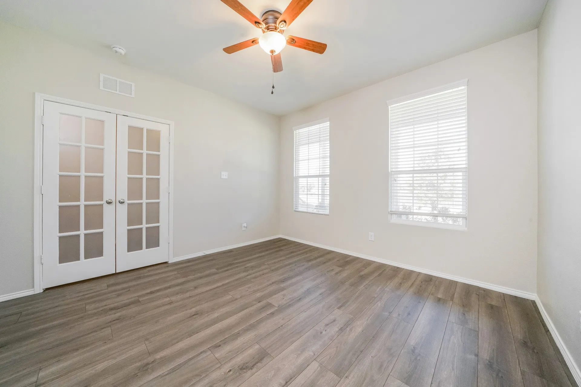 Single Family Residence For Rent in Denton County , 713 Jonius Creek Drive, Little Elm, Texas 75068, 3 Bedroom, 2 Bathroom, 2 Garage spaces, 2,154 Sqft, built in 2017, mls#21397870, Real Estate Agent in Little Elm, Homes For Rent in Denton county, Homes For Rent in Little Elm, Realtor in Little Elm Texas, Real Estate Brokerage Independent Realty Texas, Luminita Cordes Realtor