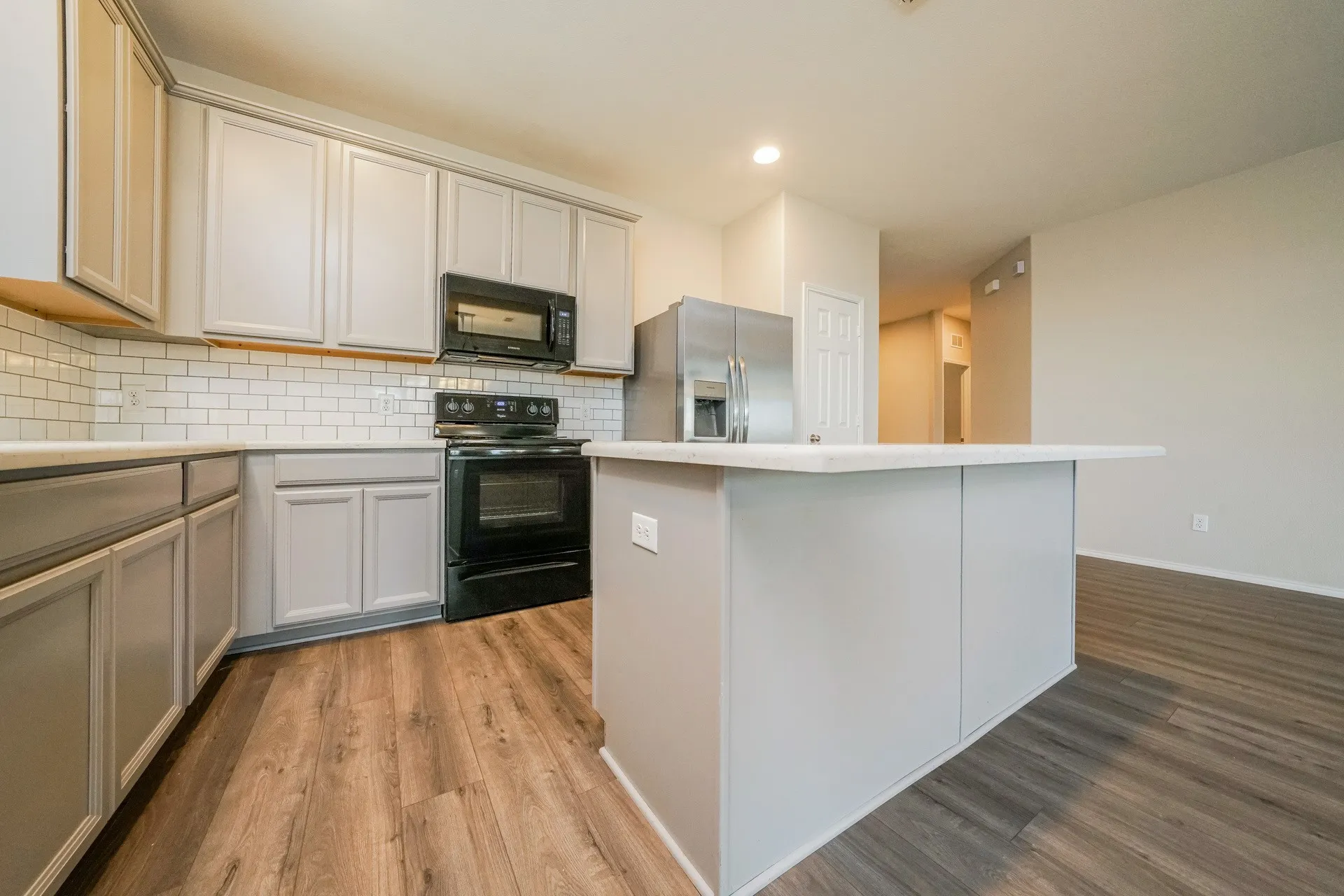 Single Family Residence For Rent in Denton County , 713 Jonius Creek Drive, Little Elm, Texas 75068, 3 Bedroom, 2 Bathroom, 2 Garage spaces, 2,154 Sqft, built in 2017, mls#21397870, Real Estate Agent in Little Elm, Homes For Rent in Denton county, Homes For Rent in Little Elm, Realtor in Little Elm Texas, Real Estate Brokerage Independent Realty Texas, Luminita Cordes Realtor