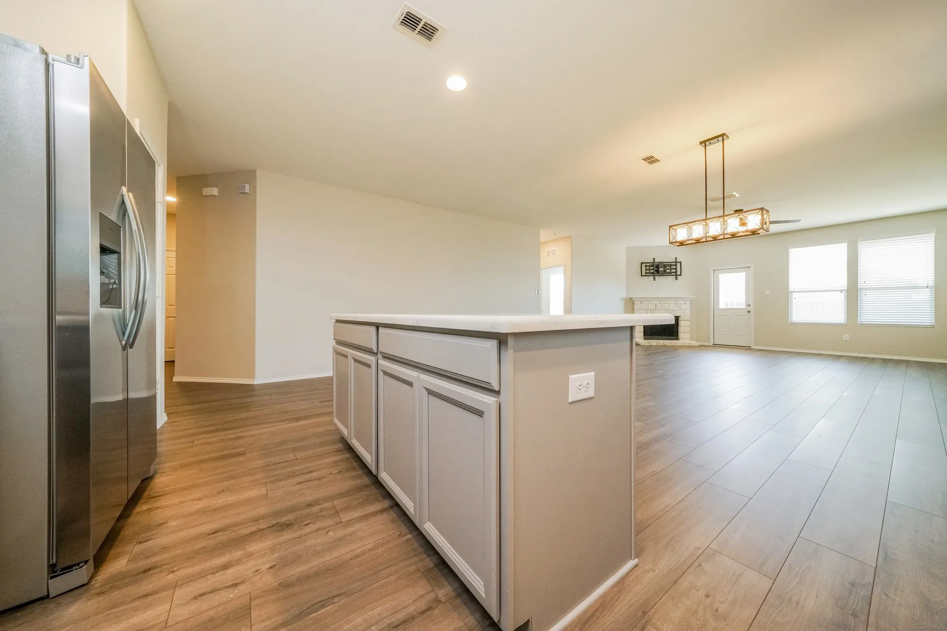 Single Family Residence For Rent in Denton County , 713 Jonius Creek Drive, Little Elm, Texas 75068, 3 Bedroom, 2 Bathroom, 2 Garage spaces, 2,154 Sqft, built in 2017, mls#21397870, Real Estate Agent in Little Elm, Homes For Rent in Denton county, Homes For Rent in Little Elm, Realtor in Little Elm Texas, Real Estate Brokerage Independent Realty Texas, Luminita Cordes Realtor