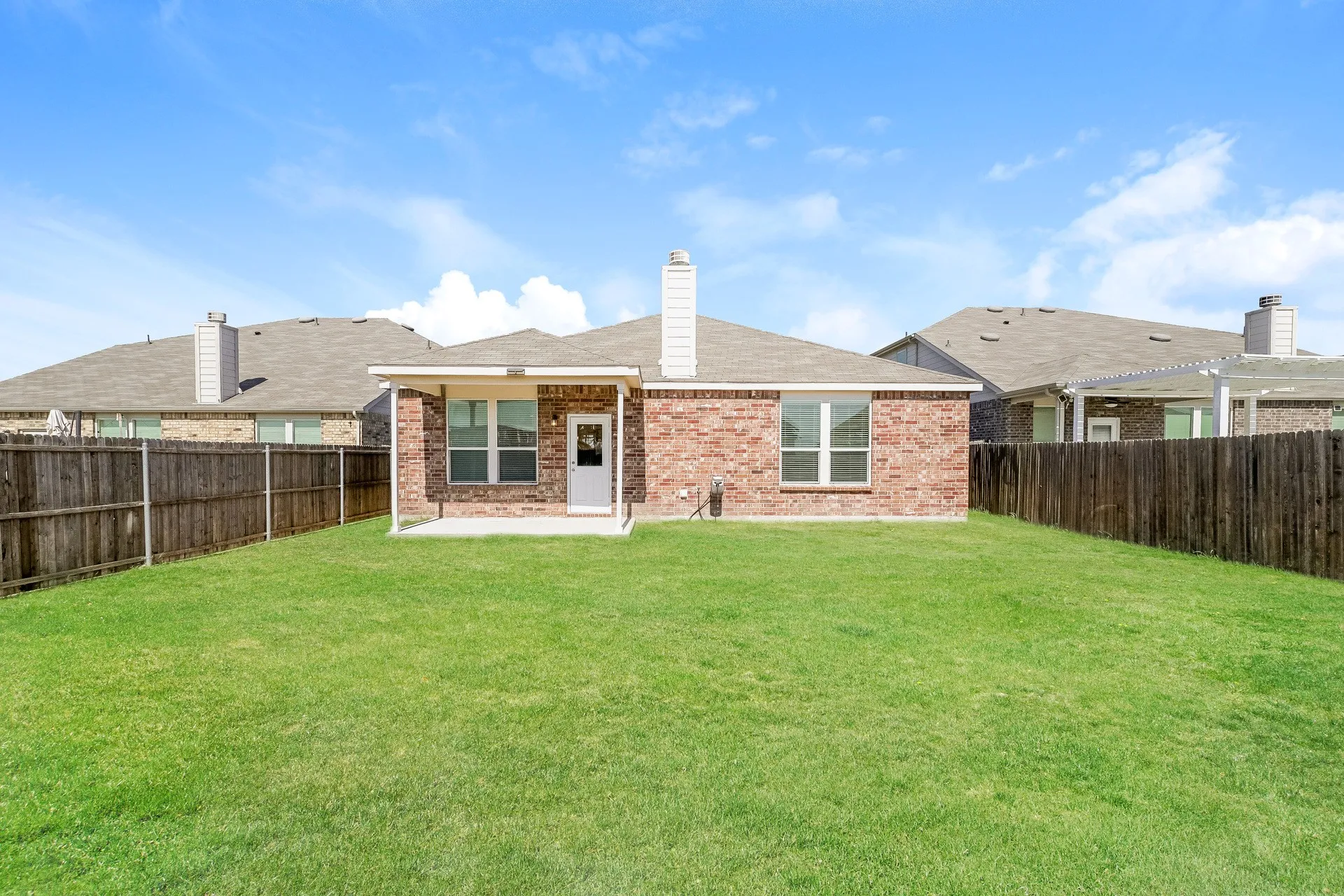 Single Family Residence For Rent in Denton County , 713 Jonius Creek Drive, Little Elm, Texas 75068, 3 Bedroom, 2 Bathroom, 2 Garage spaces, 2,154 Sqft, built in 2017, mls#21397870, Real Estate Agent in Little Elm, Homes For Rent in Denton county, Homes For Rent in Little Elm, Realtor in Little Elm Texas, Real Estate Brokerage Independent Realty Texas, Luminita Cordes Realtor
