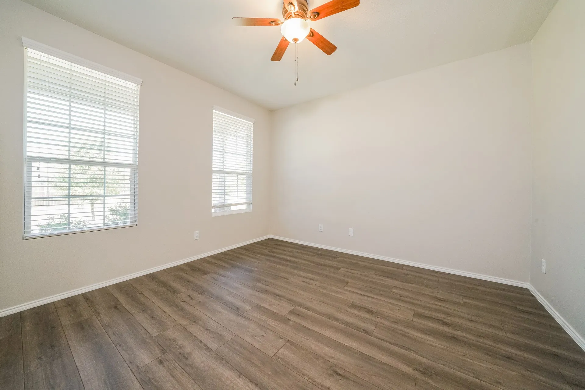 Single Family Residence For Rent in Denton County , 713 Jonius Creek Drive, Little Elm, Texas 75068, 3 Bedroom, 2 Bathroom, 2 Garage spaces, 2,154 Sqft, built in 2017, mls#21397870, Real Estate Agent in Little Elm, Homes For Rent in Denton county, Homes For Rent in Little Elm, Realtor in Little Elm Texas, Real Estate Brokerage Independent Realty Texas, Luminita Cordes Realtor