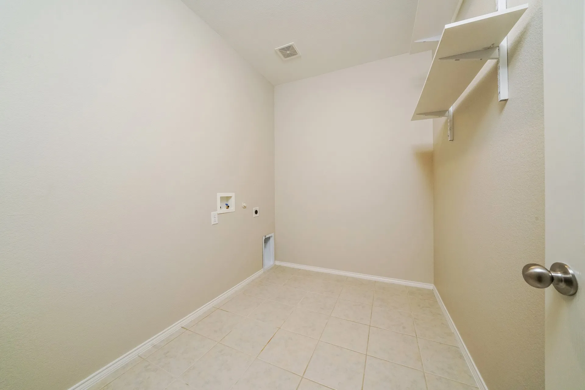 Single Family Residence For Rent in Denton County , 713 Jonius Creek Drive, Little Elm, Texas 75068, 3 Bedroom, 2 Bathroom, 2 Garage spaces, 2,154 Sqft, built in 2017, mls#21397870, Real Estate Agent in Little Elm, Homes For Rent in Denton county, Homes For Rent in Little Elm, Realtor in Little Elm Texas, Real Estate Brokerage Independent Realty Texas, Luminita Cordes Realtor