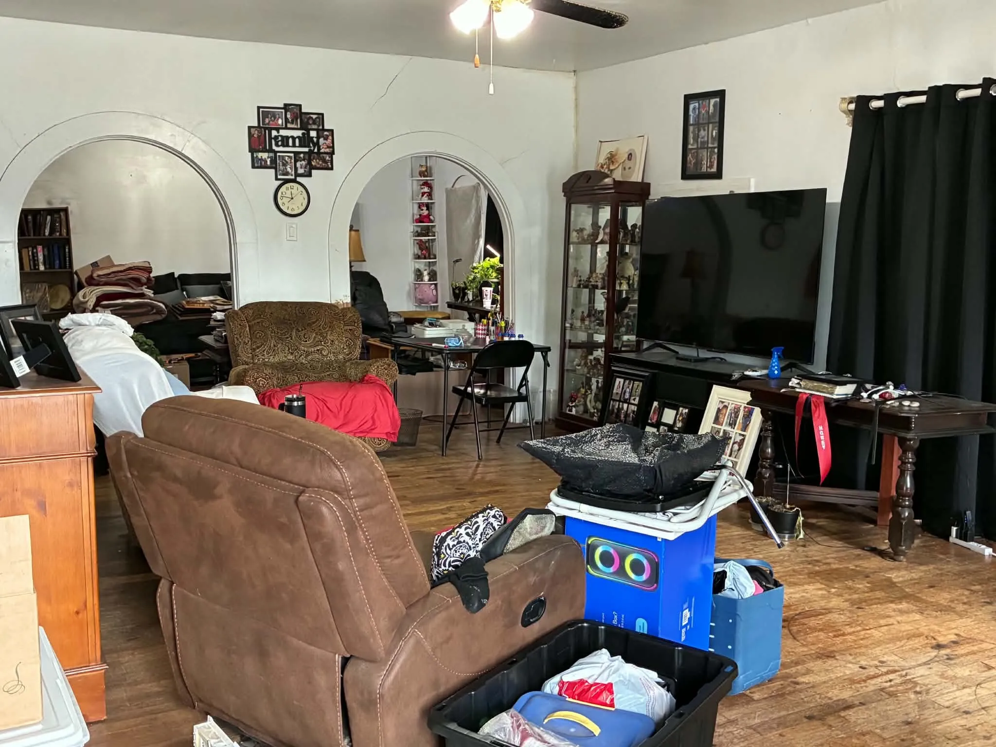Single Family Residence For Sale in Palo Pinto County , 315 Martin Luther King Jr Street, Mineral Wells, Texas 76067, 2 Bedroom, 1 Bathroom, 1 Garage spaces, 1,942 Sqft, built in 1960, mls#21397591, Real Estate Agent in Mineral Wells, Homes For Sale in Palo Pinto county, Homes For Sale in Mineral Wells, Realtor in Mineral Wells Texas, Real Estate Brokerage Independent Realty Texas, Luminita Cordes Realtor