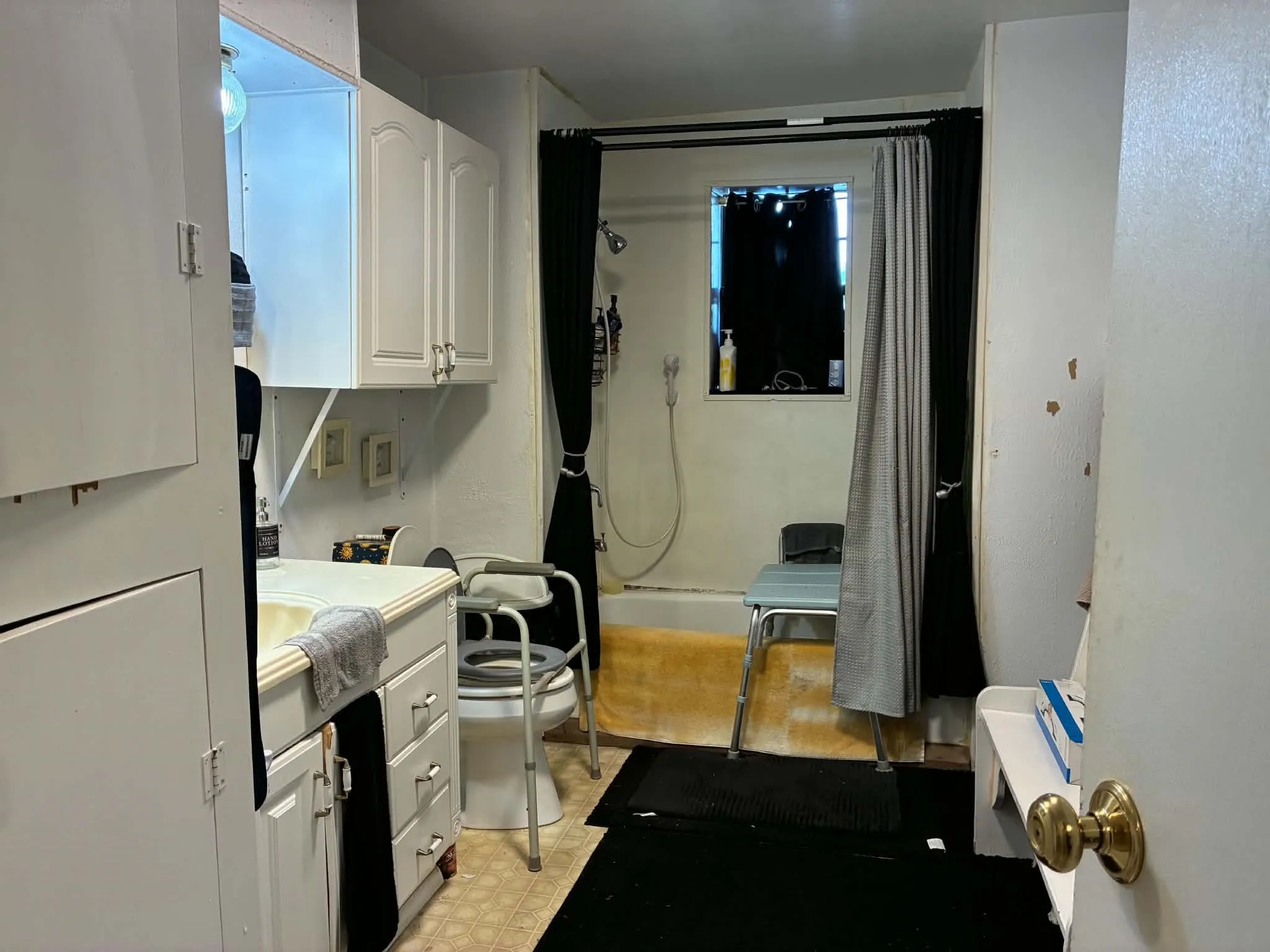 Hall Bathroom