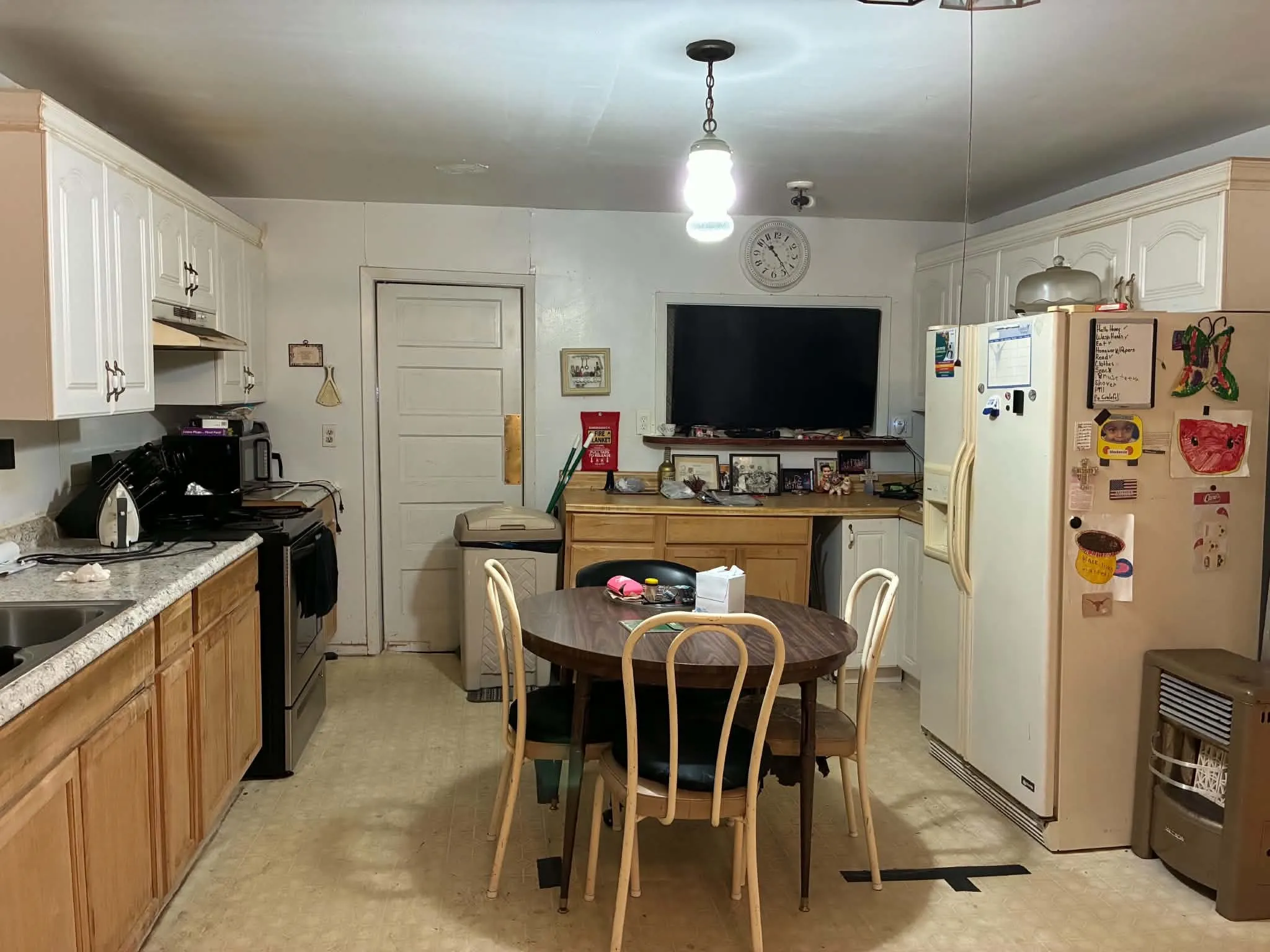 Single Family Residence For Sale in Palo Pinto County , 315 Martin Luther King Jr Street, Mineral Wells, Texas 76067, 2 Bedroom, 1 Bathroom, 1 Garage spaces, 1,942 Sqft, built in 1960, mls#21397591, Real Estate Agent in Mineral Wells, Homes For Sale in Palo Pinto county, Homes For Sale in Mineral Wells, Realtor in Mineral Wells Texas, Real Estate Brokerage Independent Realty Texas, Luminita Cordes Realtor