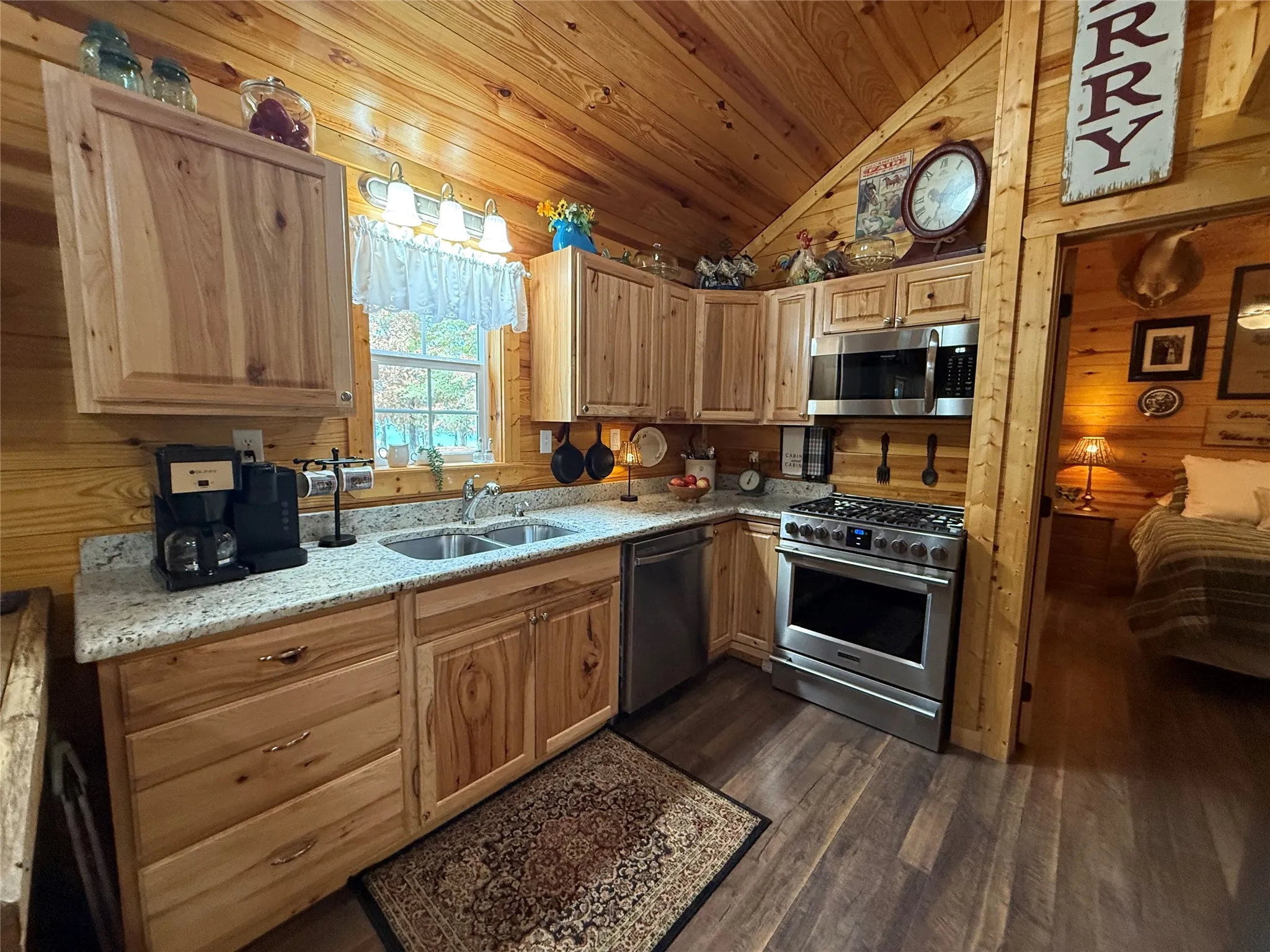 Single Family Residence For Sale in Wood County , 927 Indian Gap, Quitman, Texas 75783, 2 Bedroom, 2 Bathroom, Garage spaces, 750 Sqft, built in 2020, mls#21397794, Real Estate Agent in Quitman, Homes For Sale in Wood county, Homes For Sale in Quitman, Realtor in Quitman Texas, Real Estate Brokerage Independent Realty Texas, Luminita Cordes Realtor