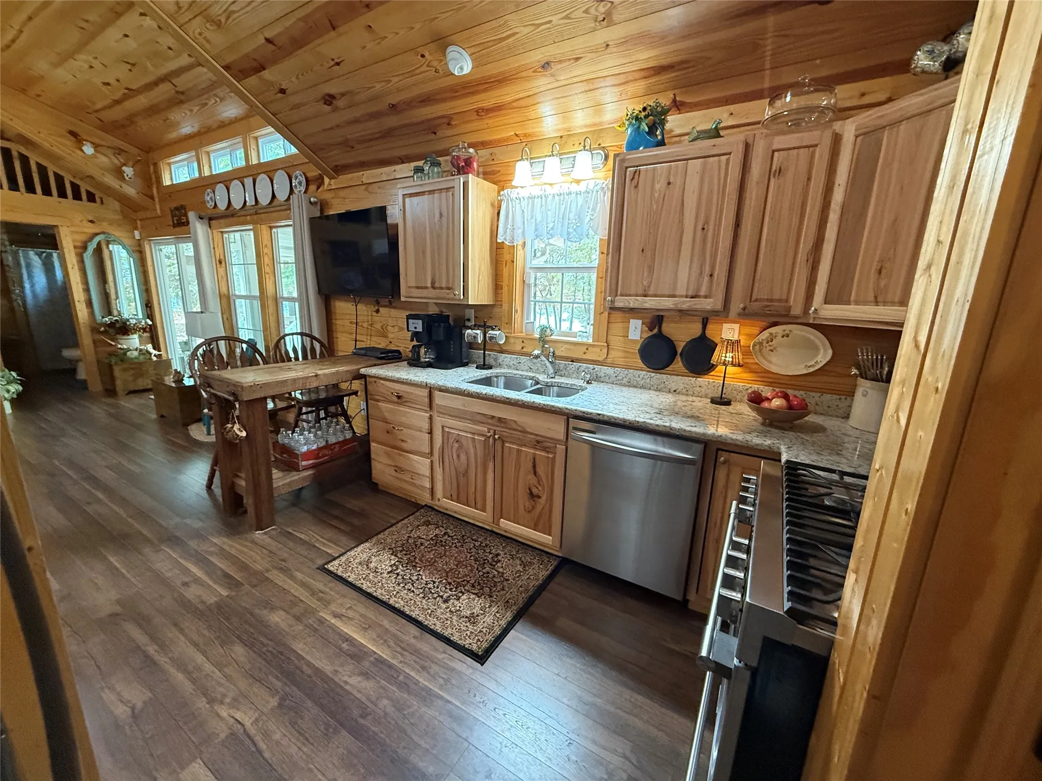 Single Family Residence For Sale in Wood County , 927 Indian Gap, Quitman, Texas 75783, 2 Bedroom, 2 Bathroom, Garage spaces, 750 Sqft, built in 2020, mls#21397794, Real Estate Agent in Quitman, Homes For Sale in Wood county, Homes For Sale in Quitman, Realtor in Quitman Texas, Real Estate Brokerage Independent Realty Texas, Luminita Cordes Realtor