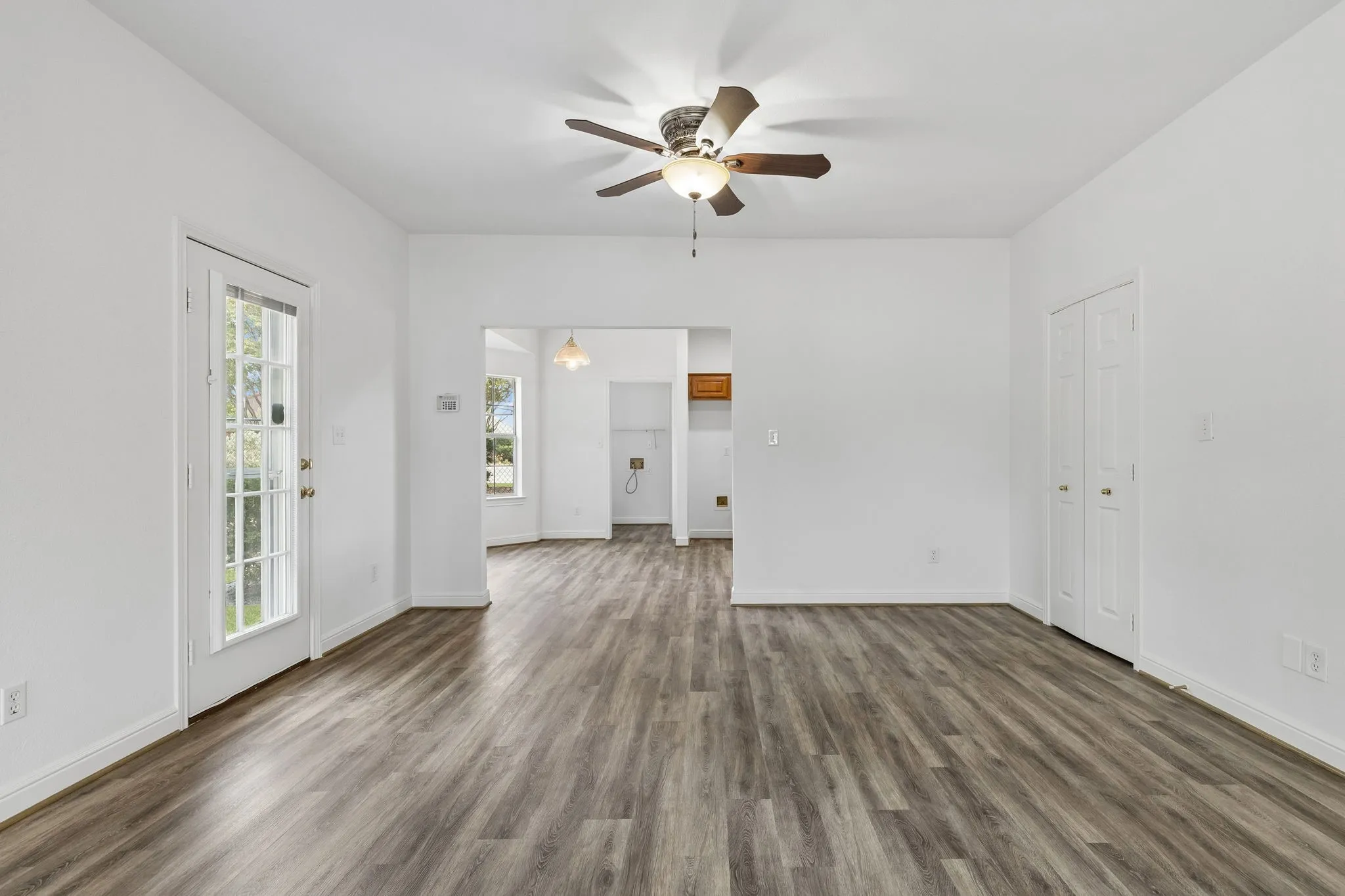 Single Family Residence For Sale in Dallas County , 1609 Blackburn Road, Sachse, Texas 75048, 4 Bedroom, 3 Bathroom, 2 Garage spaces, 2,090 Sqft, built in 1993, mls#21397781, Real Estate Agent in Sachse, Homes For Sale in Dallas county, Homes For Sale in Sachse, Realtor in Sachse Texas, Real Estate Brokerage Independent Realty Texas, Luminita Cordes Realtor