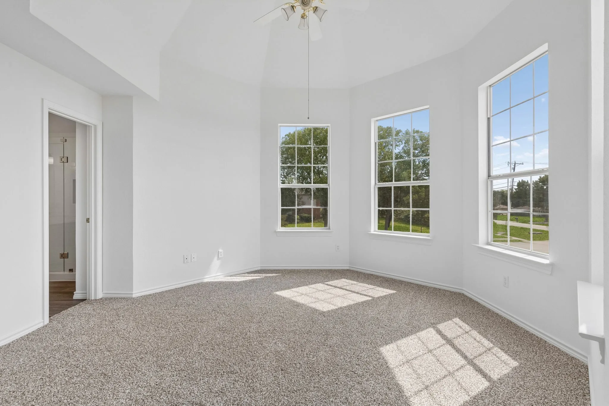 Single Family Residence For Sale in Dallas County , 1609 Blackburn Road, Sachse, Texas 75048, 4 Bedroom, 3 Bathroom, 2 Garage spaces, 2,090 Sqft, built in 1993, mls#21397781, Real Estate Agent in Sachse, Homes For Sale in Dallas county, Homes For Sale in Sachse, Realtor in Sachse Texas, Real Estate Brokerage Independent Realty Texas, Luminita Cordes Realtor