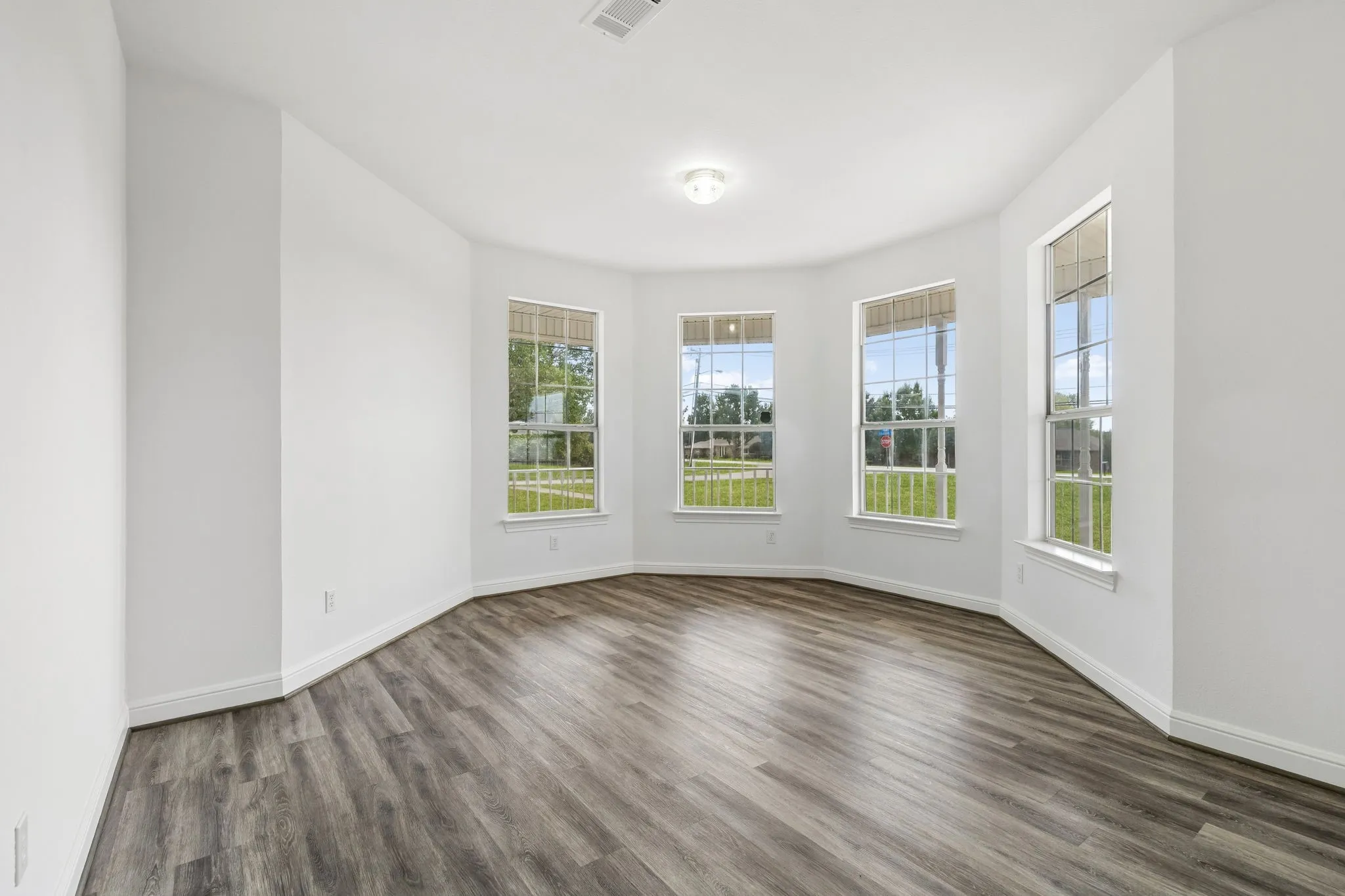 Single Family Residence For Sale in Dallas County , 1609 Blackburn Road, Sachse, Texas 75048, 4 Bedroom, 3 Bathroom, 2 Garage spaces, 2,090 Sqft, built in 1993, mls#21397781, Real Estate Agent in Sachse, Homes For Sale in Dallas county, Homes For Sale in Sachse, Realtor in Sachse Texas, Real Estate Brokerage Independent Realty Texas, Luminita Cordes Realtor