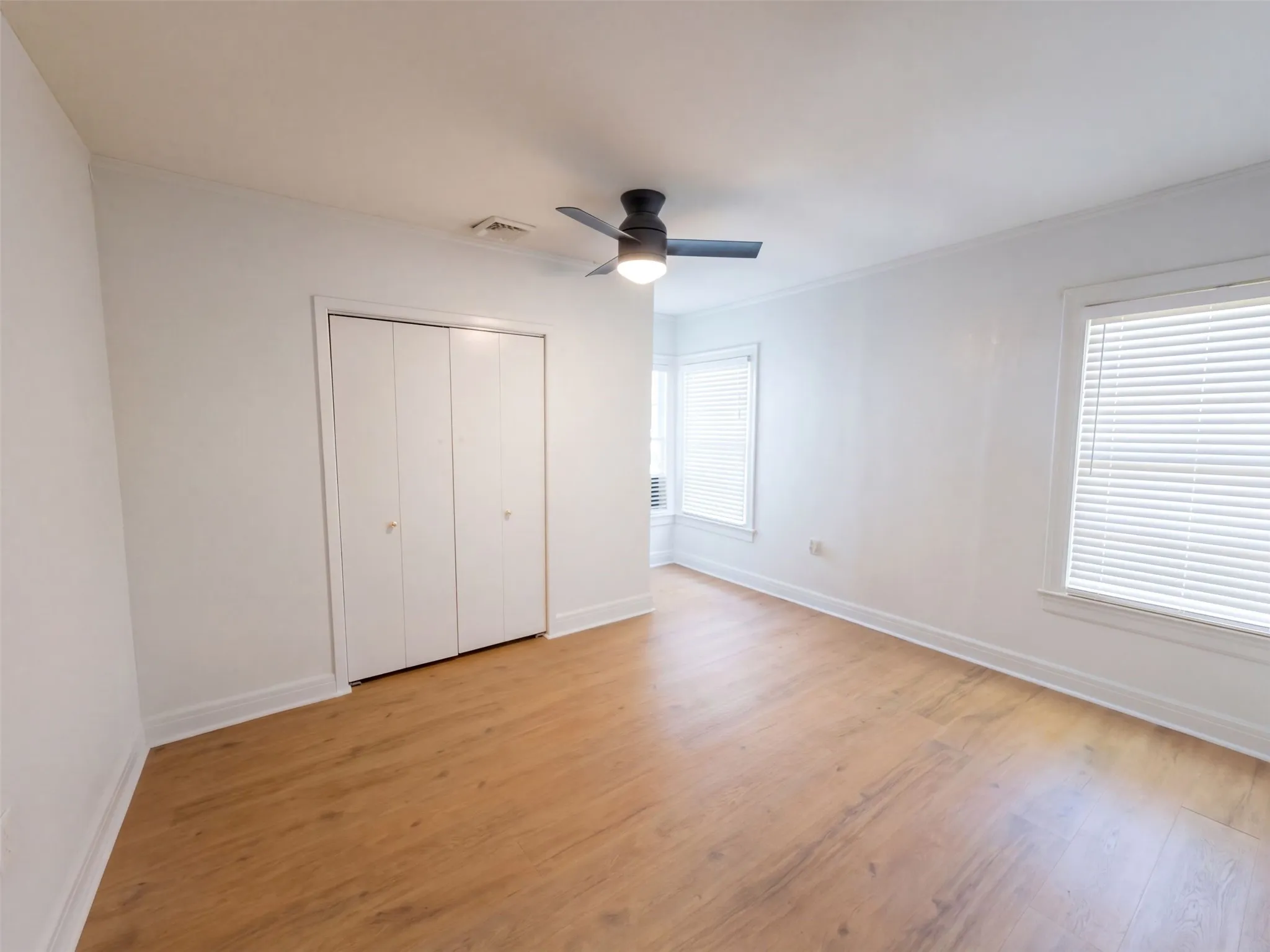 Single Family Residence For Sale in Anderson County , 1113 S Sylvan Avenue, Palestine, Texas 75801, 3 Bedroom, 2 Bathroom, 2 Garage spaces, 2,184 Sqft, built in 1938, mls#21397873, Real Estate Agent in Palestine, Homes For Sale in Anderson county, Homes For Sale in Palestine, Realtor in Palestine Texas, Real Estate Brokerage Independent Realty Texas, Luminita Cordes Realtor