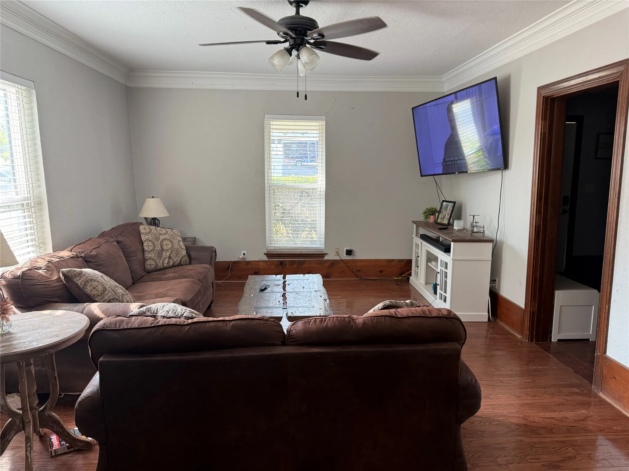 210 W Spring Living area