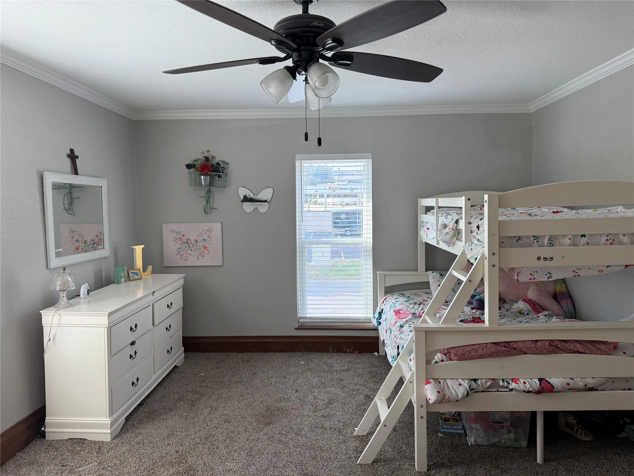 210 W Spring Upstairs bedroom