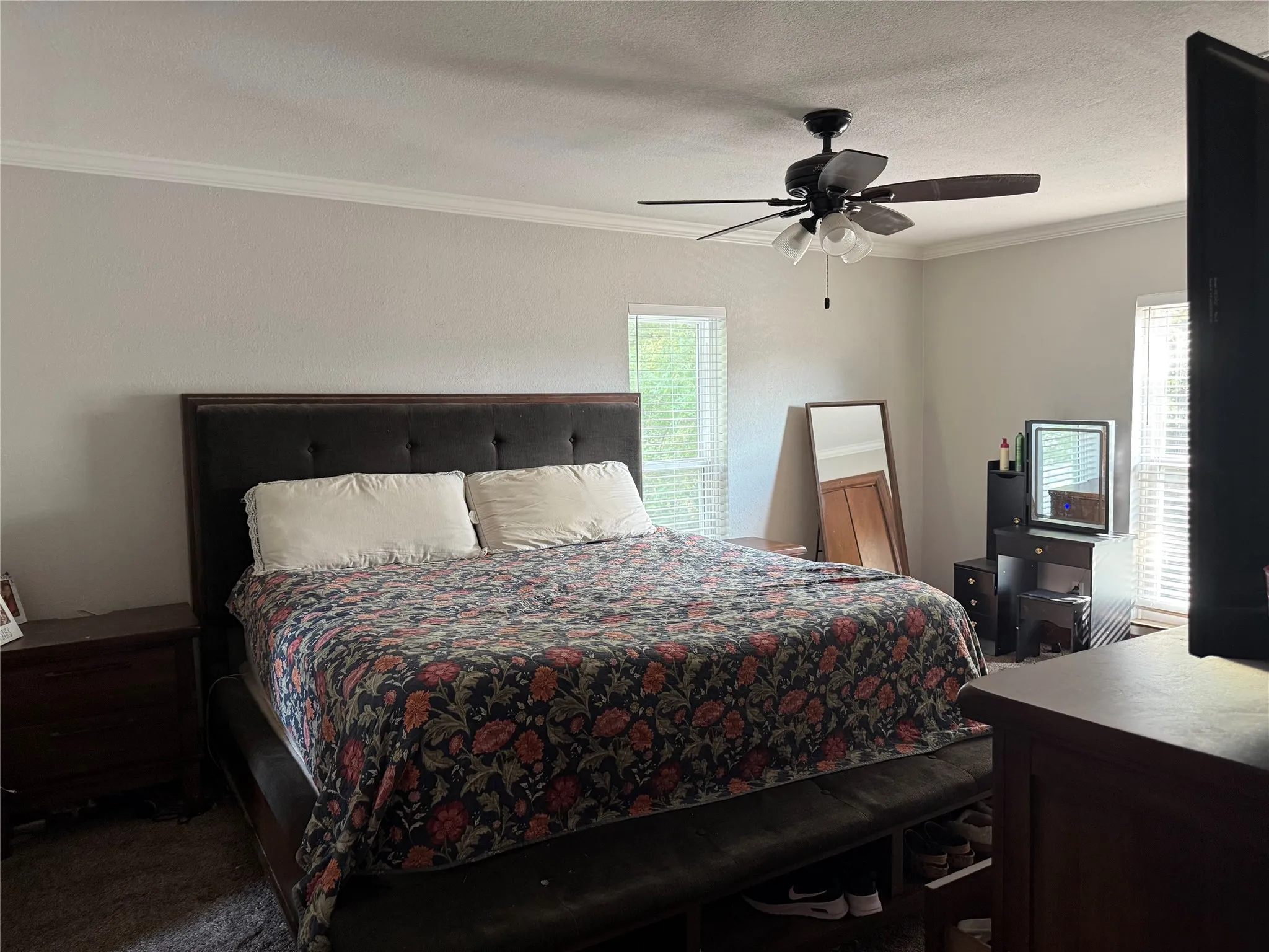 210 W Spring Upstairs Primary Bedroom