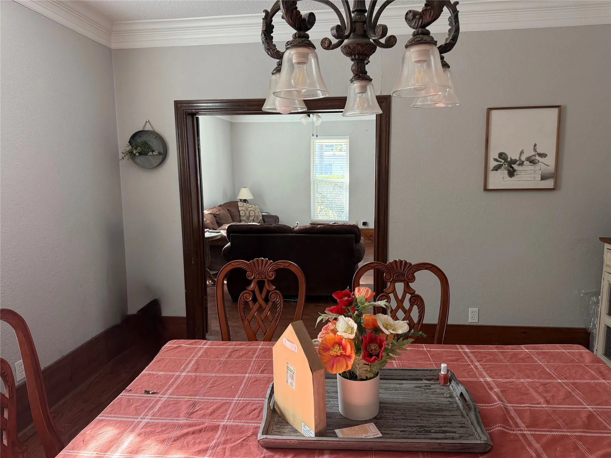 210 W Spring Dining area