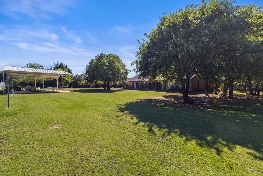 Single Family Residence For Sale in Kaufman County , 17909 Terrace Drive, Kemp, Texas 75143, 4 Bedroom, 3 Bathroom, 3 Garage spaces, 3,476 Sqft, built in 2016, mls#21397893, Real Estate Agent in Kemp, Homes For Sale in Kaufman county, Homes For Sale in Kemp, Realtor in Kemp Texas, Real Estate Brokerage Independent Realty Texas, Luminita Cordes Realtor