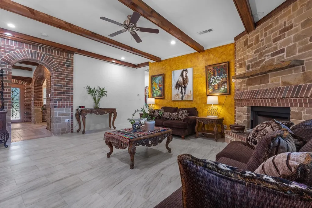 Single Family Residence For Sale in Kaufman County , 17909 Terrace Drive, Kemp, Texas 75143, 4 Bedroom, 3 Bathroom, 3 Garage spaces, 3,476 Sqft, built in 2016, mls#21397893, Real Estate Agent in Kemp, Homes For Sale in Kaufman county, Homes For Sale in Kemp, Realtor in Kemp Texas, Real Estate Brokerage Independent Realty Texas, Luminita Cordes Realtor
