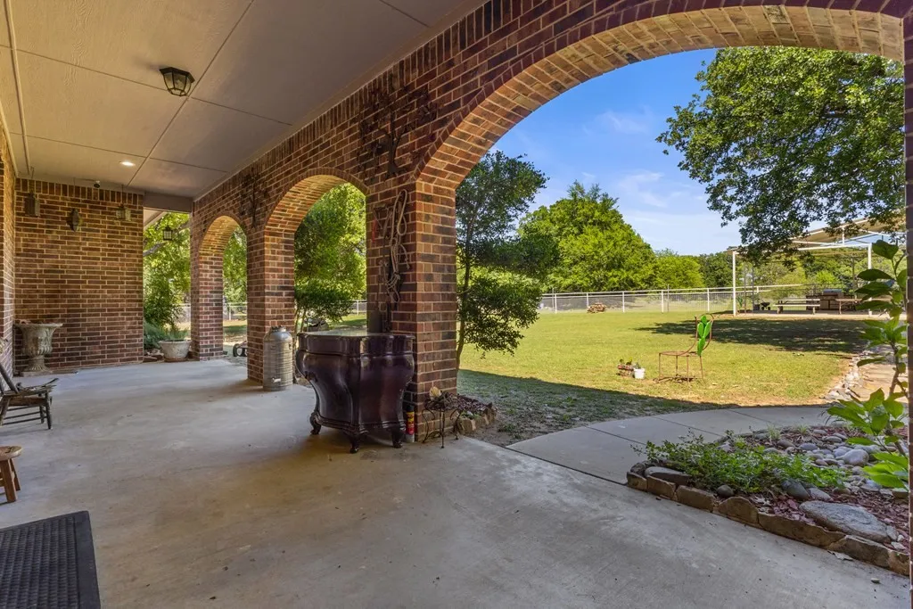 Single Family Residence For Sale in Kaufman County , 17909 Terrace Drive, Kemp, Texas 75143, 4 Bedroom, 3 Bathroom, 3 Garage spaces, 3,476 Sqft, built in 2016, mls#21397893, Real Estate Agent in Kemp, Homes For Sale in Kaufman county, Homes For Sale in Kemp, Realtor in Kemp Texas, Real Estate Brokerage Independent Realty Texas, Luminita Cordes Realtor