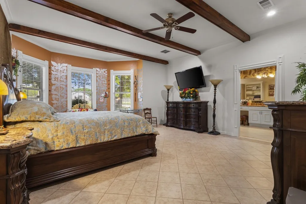 Single Family Residence For Sale in Kaufman County , 17909 Terrace Drive, Kemp, Texas 75143, 4 Bedroom, 3 Bathroom, 3 Garage spaces, 3,476 Sqft, built in 2016, mls#21397893, Real Estate Agent in Kemp, Homes For Sale in Kaufman county, Homes For Sale in Kemp, Realtor in Kemp Texas, Real Estate Brokerage Independent Realty Texas, Luminita Cordes Realtor