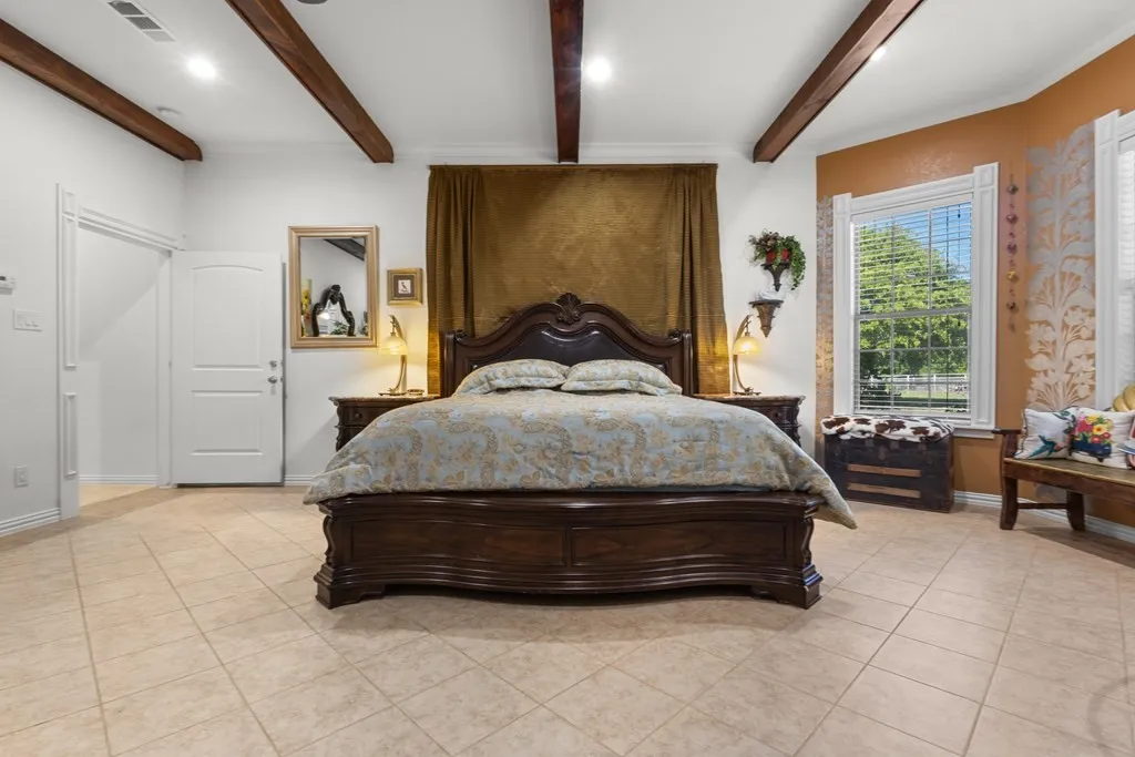 Single Family Residence For Sale in Kaufman County , 17909 Terrace Drive, Kemp, Texas 75143, 4 Bedroom, 3 Bathroom, 3 Garage spaces, 3,476 Sqft, built in 2016, mls#21397893, Real Estate Agent in Kemp, Homes For Sale in Kaufman county, Homes For Sale in Kemp, Realtor in Kemp Texas, Real Estate Brokerage Independent Realty Texas, Luminita Cordes Realtor