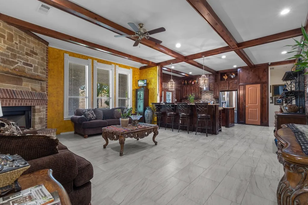 Single Family Residence For Sale in Kaufman County , 17909 Terrace Drive, Kemp, Texas 75143, 4 Bedroom, 3 Bathroom, 3 Garage spaces, 3,476 Sqft, built in 2016, mls#21397893, Real Estate Agent in Kemp, Homes For Sale in Kaufman county, Homes For Sale in Kemp, Realtor in Kemp Texas, Real Estate Brokerage Independent Realty Texas, Luminita Cordes Realtor