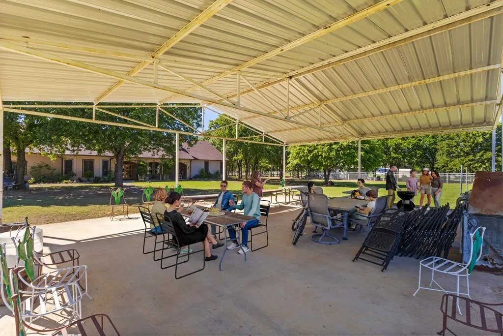 Single Family Residence For Sale in Kaufman County , 17909 Terrace Drive, Kemp, Texas 75143, 4 Bedroom, 3 Bathroom, 3 Garage spaces, 3,476 Sqft, built in 2016, mls#21397893, Real Estate Agent in Kemp, Homes For Sale in Kaufman county, Homes For Sale in Kemp, Realtor in Kemp Texas, Real Estate Brokerage Independent Realty Texas, Luminita Cordes Realtor
