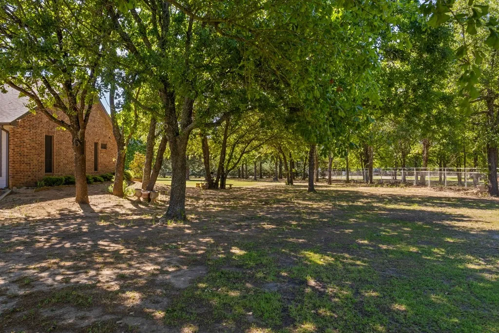 Single Family Residence For Sale in Kaufman County , 17909 Terrace Drive, Kemp, Texas 75143, 4 Bedroom, 3 Bathroom, 3 Garage spaces, 3,476 Sqft, built in 2016, mls#21397893, Real Estate Agent in Kemp, Homes For Sale in Kaufman county, Homes For Sale in Kemp, Realtor in Kemp Texas, Real Estate Brokerage Independent Realty Texas, Luminita Cordes Realtor
