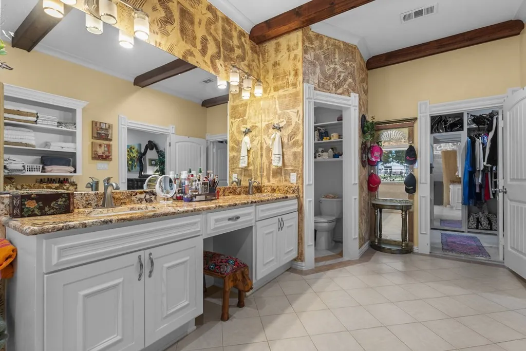 Single Family Residence For Sale in Kaufman County , 17909 Terrace Drive, Kemp, Texas 75143, 4 Bedroom, 3 Bathroom, 3 Garage spaces, 3,476 Sqft, built in 2016, mls#21397893, Real Estate Agent in Kemp, Homes For Sale in Kaufman county, Homes For Sale in Kemp, Realtor in Kemp Texas, Real Estate Brokerage Independent Realty Texas, Luminita Cordes Realtor