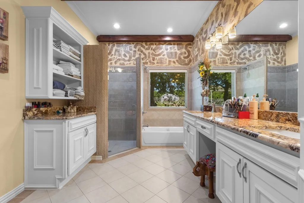Single Family Residence For Sale in Kaufman County , 17909 Terrace Drive, Kemp, Texas 75143, 4 Bedroom, 3 Bathroom, 3 Garage spaces, 3,476 Sqft, built in 2016, mls#21397893, Real Estate Agent in Kemp, Homes For Sale in Kaufman county, Homes For Sale in Kemp, Realtor in Kemp Texas, Real Estate Brokerage Independent Realty Texas, Luminita Cordes Realtor