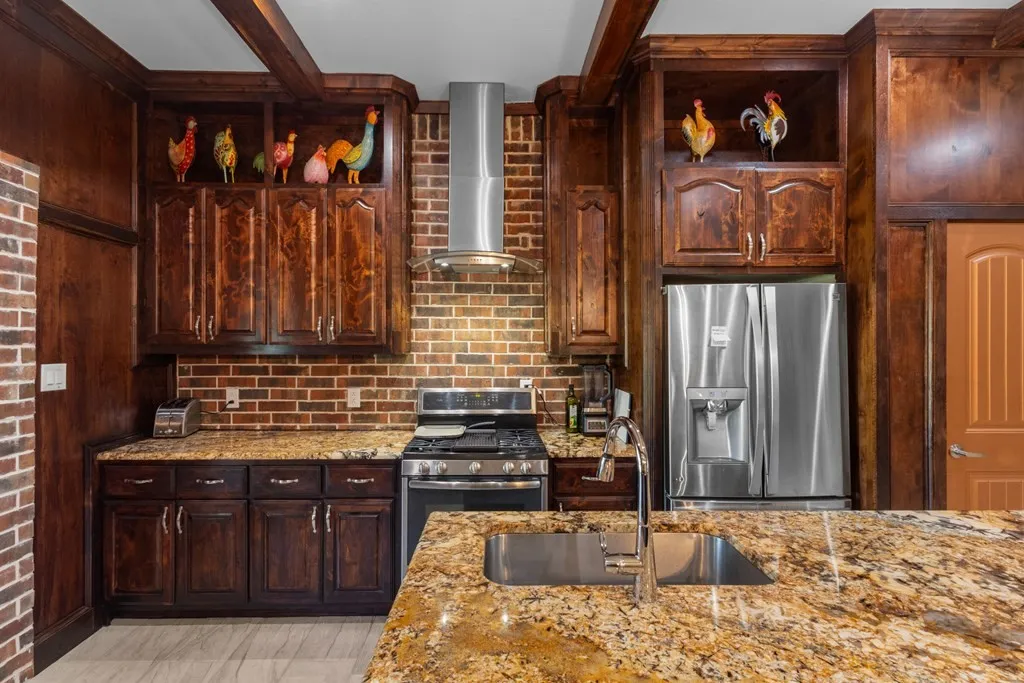 Single Family Residence For Sale in Kaufman County , 17909 Terrace Drive, Kemp, Texas 75143, 4 Bedroom, 3 Bathroom, 3 Garage spaces, 3,476 Sqft, built in 2016, mls#21397893, Real Estate Agent in Kemp, Homes For Sale in Kaufman county, Homes For Sale in Kemp, Realtor in Kemp Texas, Real Estate Brokerage Independent Realty Texas, Luminita Cordes Realtor