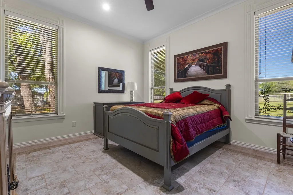 Single Family Residence For Sale in Kaufman County , 17909 Terrace Drive, Kemp, Texas 75143, 4 Bedroom, 3 Bathroom, 3 Garage spaces, 3,476 Sqft, built in 2016, mls#21397893, Real Estate Agent in Kemp, Homes For Sale in Kaufman county, Homes For Sale in Kemp, Realtor in Kemp Texas, Real Estate Brokerage Independent Realty Texas, Luminita Cordes Realtor