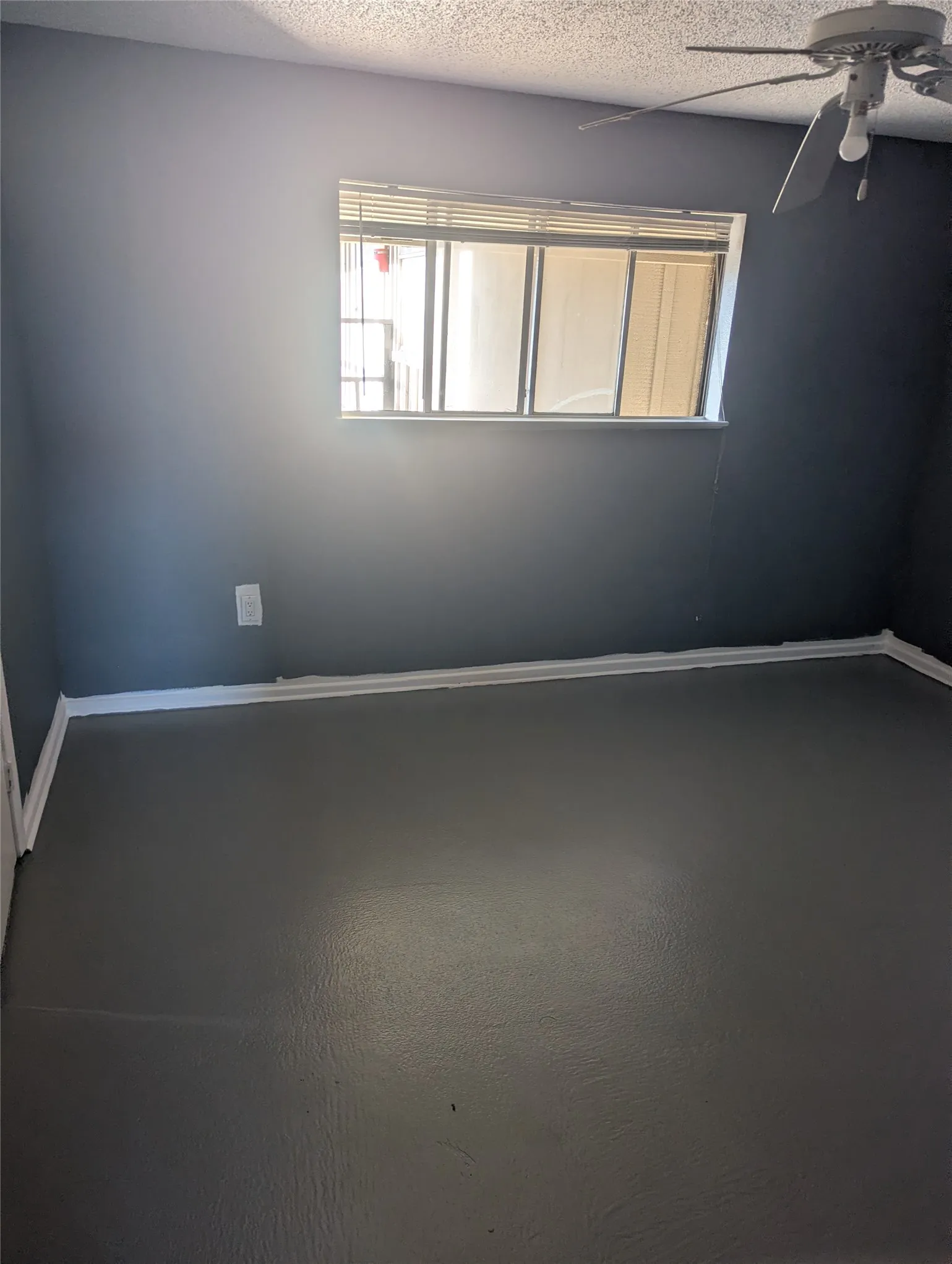 Apartment For Rent in Parker County , 1221 MINERAL WELL Highway, Weatherford, Texas 76086, 1 Bedroom, 1 Bathroom, Garage spaces, 550 Sqft, built in 1965, mls#21397897, Real Estate Agent in Weatherford, Homes For Rent in Parker county, Homes For Rent in Weatherford, Realtor in Weatherford Texas, Real Estate Brokerage Independent Realty Texas, Luminita Cordes Realtor