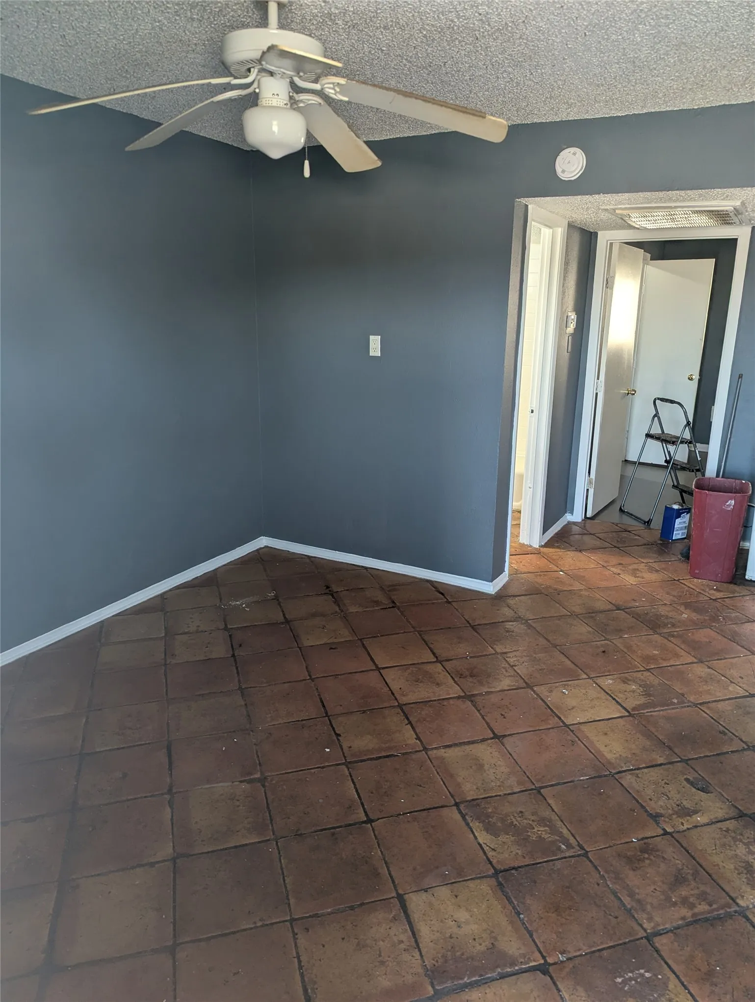 Apartment For Rent in Parker County , 1221 MINERAL WELL Highway, Weatherford, Texas 76086, 1 Bedroom, 1 Bathroom, Garage spaces, 550 Sqft, built in 1965, mls#21397897, Real Estate Agent in Weatherford, Homes For Rent in Parker county, Homes For Rent in Weatherford, Realtor in Weatherford Texas, Real Estate Brokerage Independent Realty Texas, Luminita Cordes Realtor
