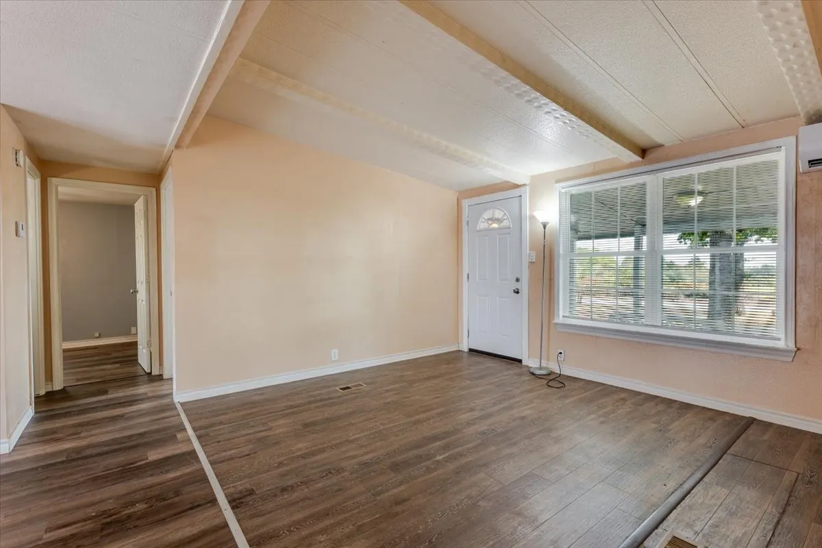 Manufactured Home For Rent in Johnson County , 209 Wicker Hill Road, Burleson, Texas 76028, 3 Bedroom, 2 Bathroom, Garage spaces, 1,056 Sqft, built in 1986, mls#21397898, Real Estate Agent in Burleson, Homes For Rent in Johnson county, Homes For Rent in Burleson, Realtor in Burleson Texas, Real Estate Brokerage Independent Realty Texas, Luminita Cordes Realtor