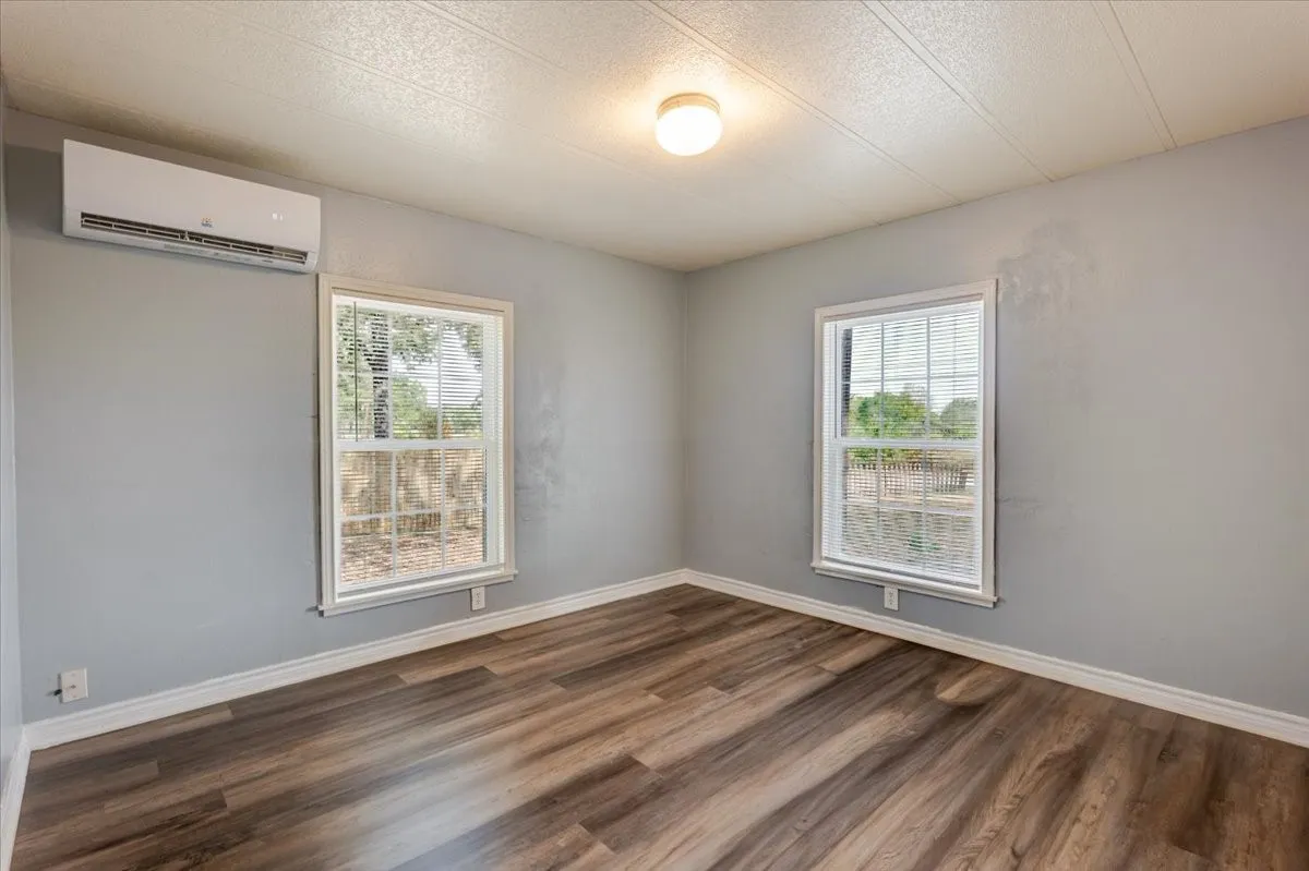 Manufactured Home For Rent in Johnson County , 209 Wicker Hill Road, Burleson, Texas 76028, 3 Bedroom, 2 Bathroom, Garage spaces, 1,056 Sqft, built in 1986, mls#21397898, Real Estate Agent in Burleson, Homes For Rent in Johnson county, Homes For Rent in Burleson, Realtor in Burleson Texas, Real Estate Brokerage Independent Realty Texas, Luminita Cordes Realtor