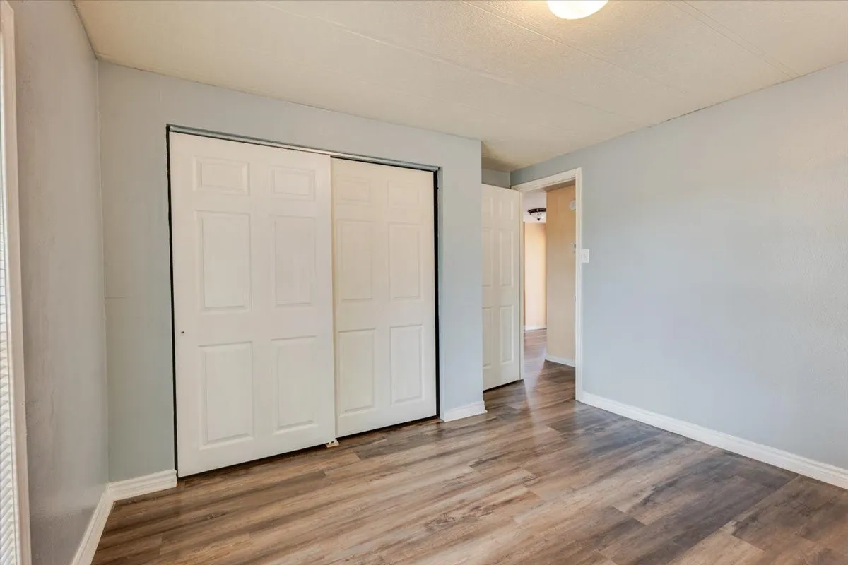 Manufactured Home For Rent in Johnson County , 209 Wicker Hill Road, Burleson, Texas 76028, 3 Bedroom, 2 Bathroom, Garage spaces, 1,056 Sqft, built in 1986, mls#21397898, Real Estate Agent in Burleson, Homes For Rent in Johnson county, Homes For Rent in Burleson, Realtor in Burleson Texas, Real Estate Brokerage Independent Realty Texas, Luminita Cordes Realtor