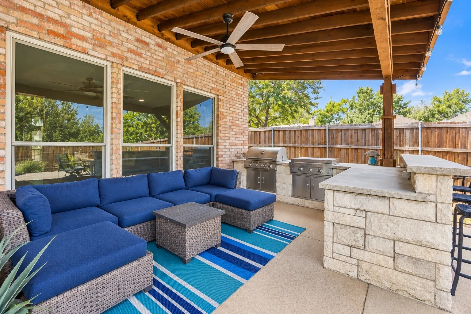 Single Family Residence For Sale in Denton County , 3005 Alcove Lane, Corinth, Texas 76210, 3 Bedroom, 3 Bathroom, 2 Garage spaces, 2,359 Sqft, built in 1998, mls#21397139, Real Estate Agent in Corinth, Homes For Sale in Denton county, Homes For Sale in Corinth, Realtor in Corinth Texas, Real Estate Brokerage Independent Realty Texas, Luminita Cordes Realtor