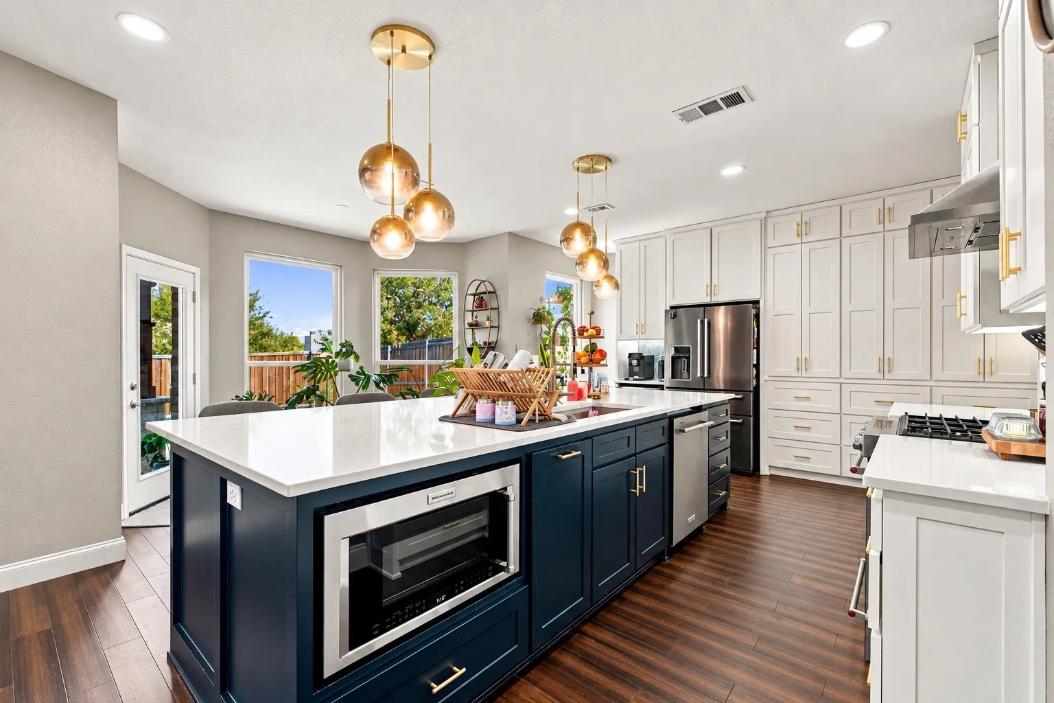 Single Family Residence For Sale in Denton County , 3005 Alcove Lane, Corinth, Texas 76210, 3 Bedroom, 3 Bathroom, 2 Garage spaces, 2,359 Sqft, built in 1998, mls#21397139, Real Estate Agent in Corinth, Homes For Sale in Denton county, Homes For Sale in Corinth, Realtor in Corinth Texas, Real Estate Brokerage Independent Realty Texas, Luminita Cordes Realtor