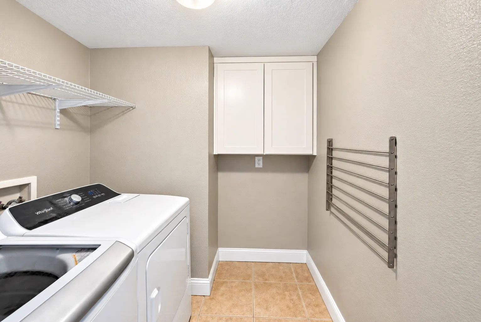 Single Family Residence For Sale in Denton County , 3005 Alcove Lane, Corinth, Texas 76210, 3 Bedroom, 3 Bathroom, 2 Garage spaces, 2,359 Sqft, built in 1998, mls#21397139, Real Estate Agent in Corinth, Homes For Sale in Denton county, Homes For Sale in Corinth, Realtor in Corinth Texas, Real Estate Brokerage Independent Realty Texas, Luminita Cordes Realtor