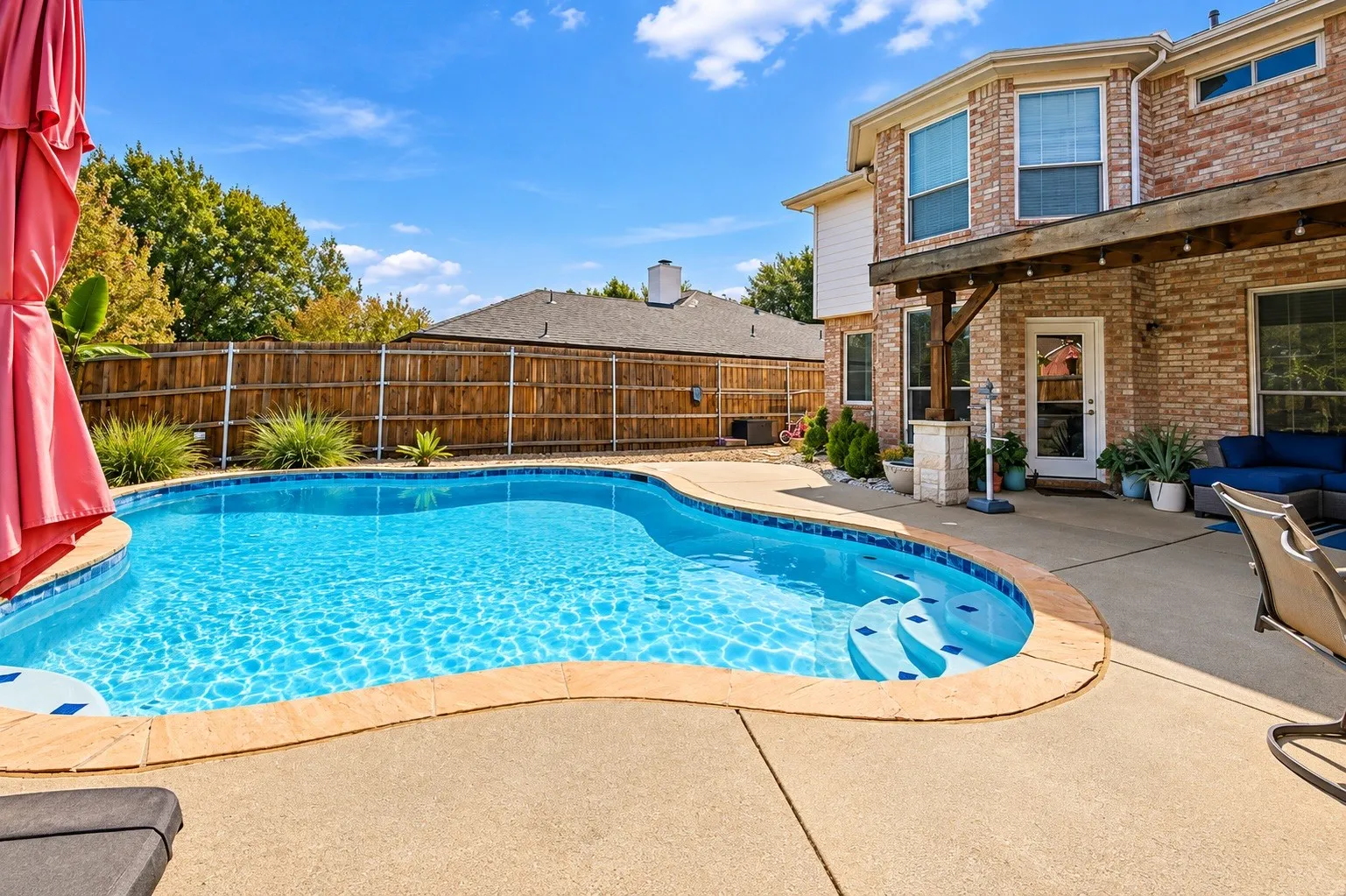Single Family Residence For Sale in Denton County , 3005 Alcove Lane, Corinth, Texas 76210, 3 Bedroom, 3 Bathroom, 2 Garage spaces, 2,359 Sqft, built in 1998, mls#21397139, Real Estate Agent in Corinth, Homes For Sale in Denton county, Homes For Sale in Corinth, Realtor in Corinth Texas, Real Estate Brokerage Independent Realty Texas, Luminita Cordes Realtor