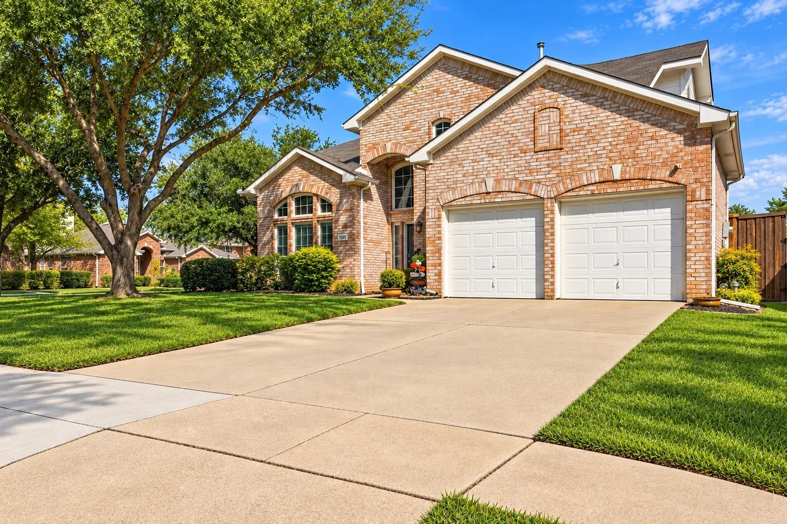 Single Family Residence For Sale in Denton County , 3005 Alcove Lane, Corinth, Texas 76210, 3 Bedroom, 3 Bathroom, 2 Garage spaces, 2,359 Sqft, built in 1998, mls#21397139, Real Estate Agent in Corinth, Homes For Sale in Denton county, Homes For Sale in Corinth, Realtor in Corinth Texas, Real Estate Brokerage Independent Realty Texas, Luminita Cordes Realtor