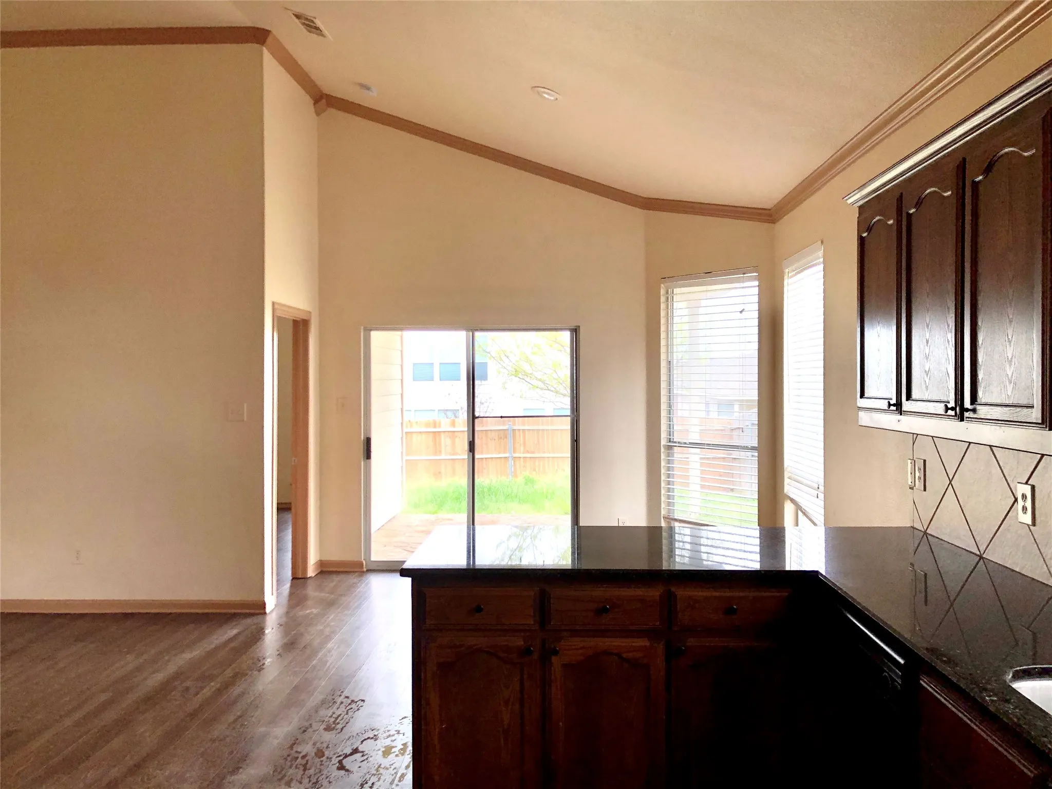 Single Family Residence For Rent in Tarrant County , 14036 Coyote Trail, Fort Worth, Texas 76052, 3 Bedroom, 2 Bathroom, 2 Garage spaces, 1,540 Sqft, built in 2006, mls#21397875, Real Estate Agent in Fort Worth, Homes For Rent in Tarrant county, Homes For Rent in Fort Worth, Realtor in Fort Worth Texas, Real Estate Brokerage Independent Realty Texas, Luminita Cordes Realtor