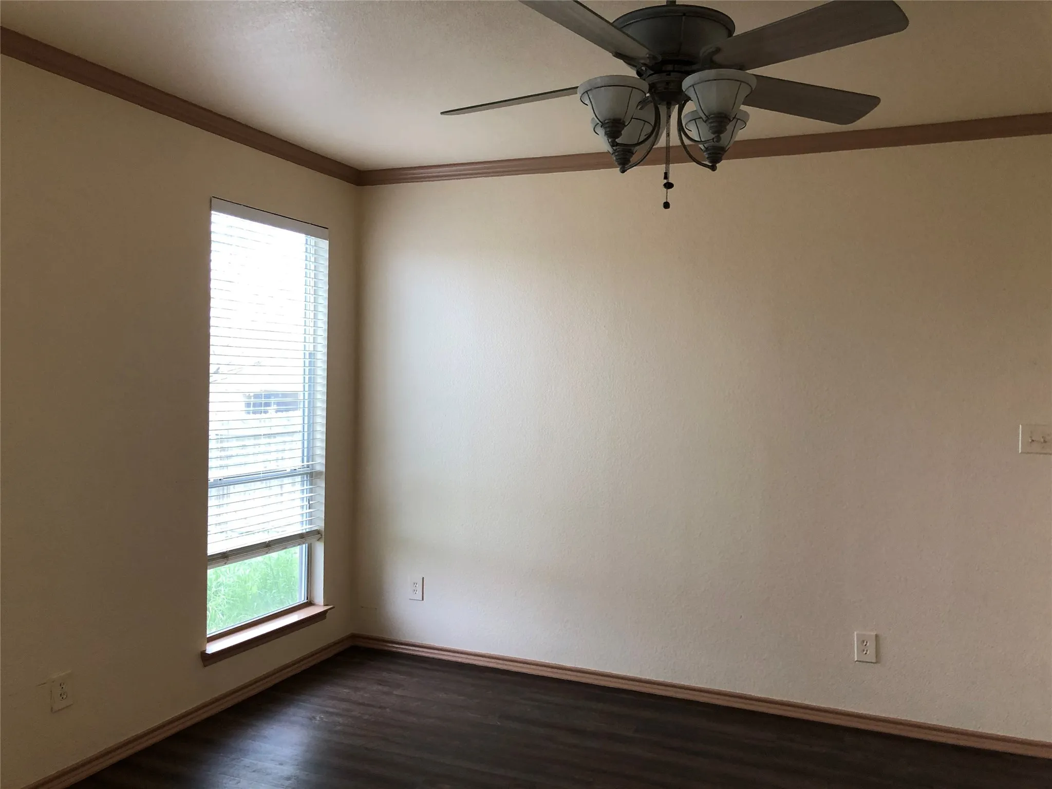 Single Family Residence For Rent in Tarrant County , 14036 Coyote Trail, Fort Worth, Texas 76052, 3 Bedroom, 2 Bathroom, 2 Garage spaces, 1,540 Sqft, built in 2006, mls#21397875, Real Estate Agent in Fort Worth, Homes For Rent in Tarrant county, Homes For Rent in Fort Worth, Realtor in Fort Worth Texas, Real Estate Brokerage Independent Realty Texas, Luminita Cordes Realtor