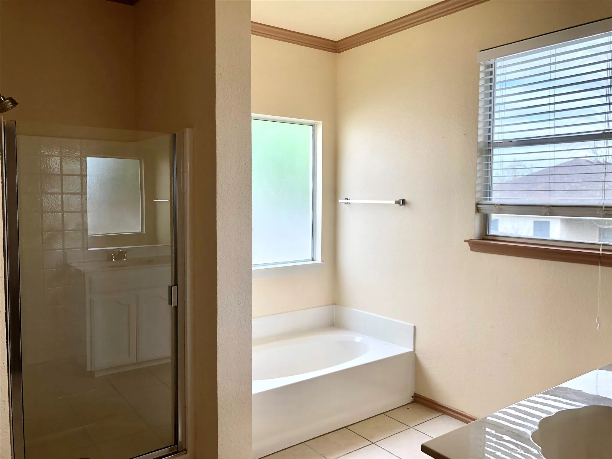 Single Family Residence For Rent in Tarrant County , 14036 Coyote Trail, Fort Worth, Texas 76052, 3 Bedroom, 2 Bathroom, 2 Garage spaces, 1,540 Sqft, built in 2006, mls#21397875, Real Estate Agent in Fort Worth, Homes For Rent in Tarrant county, Homes For Rent in Fort Worth, Realtor in Fort Worth Texas, Real Estate Brokerage Independent Realty Texas, Luminita Cordes Realtor