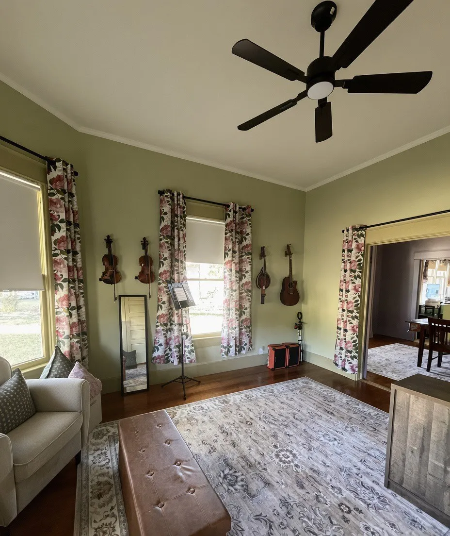 Single Family Residence For Sale in Callahan County , 200 N Avenue C, Cross Plains, Texas 76443, 3 Bedroom, 2 Bathroom, Garage spaces, 1,408 Sqft, built in 1910, mls#21397697, Real Estate Agent in Cross Plains, Homes For Sale in Callahan county, Homes For Sale in Cross Plains, Realtor in Cross Plains Texas, Real Estate Brokerage Independent Realty Texas, Luminita Cordes Realtor