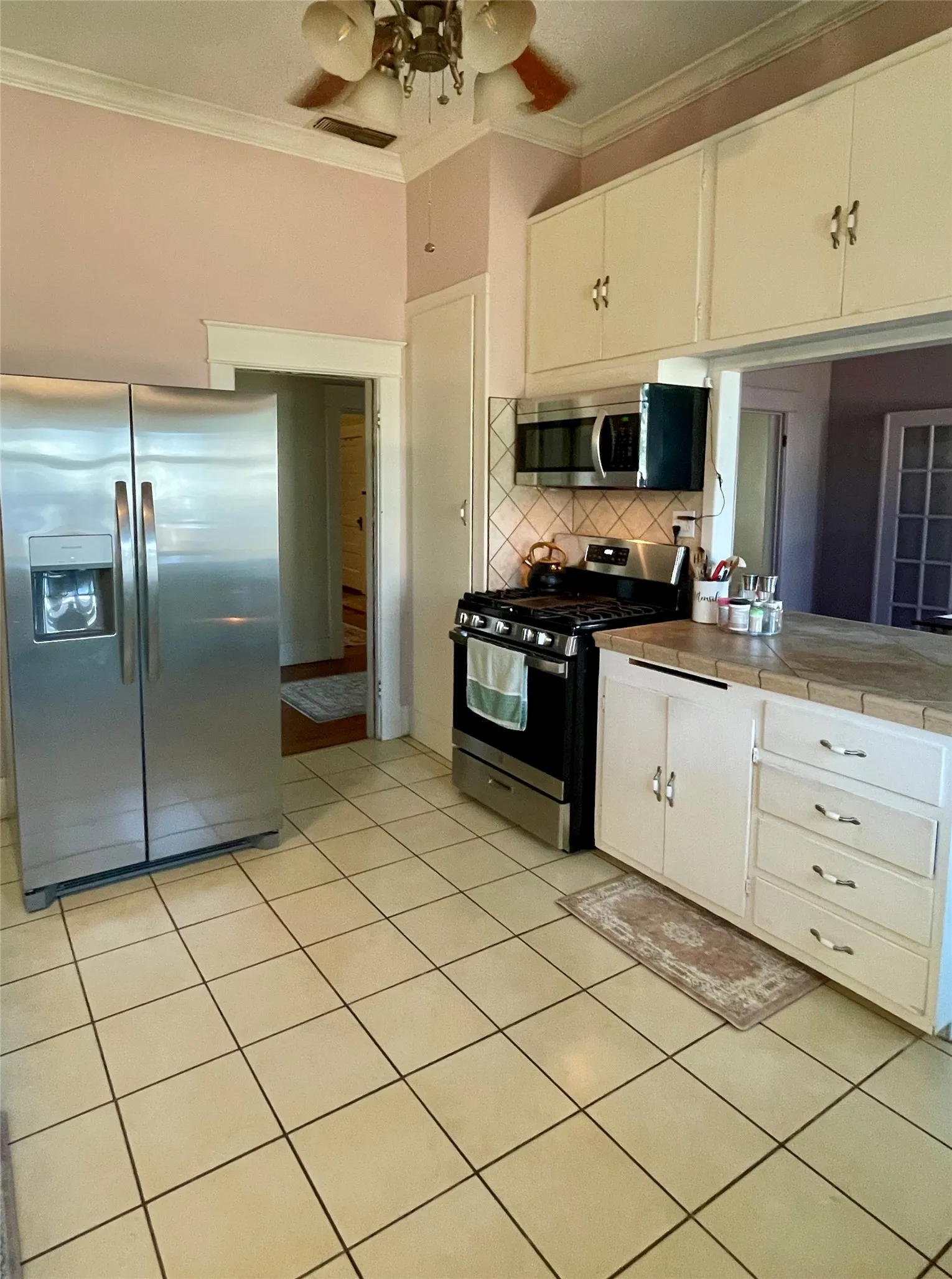 Single Family Residence For Sale in Callahan County , 200 N Avenue C, Cross Plains, Texas 76443, 3 Bedroom, 2 Bathroom, Garage spaces, 1,408 Sqft, built in 1910, mls#21397697, Real Estate Agent in Cross Plains, Homes For Sale in Callahan county, Homes For Sale in Cross Plains, Realtor in Cross Plains Texas, Real Estate Brokerage Independent Realty Texas, Luminita Cordes Realtor