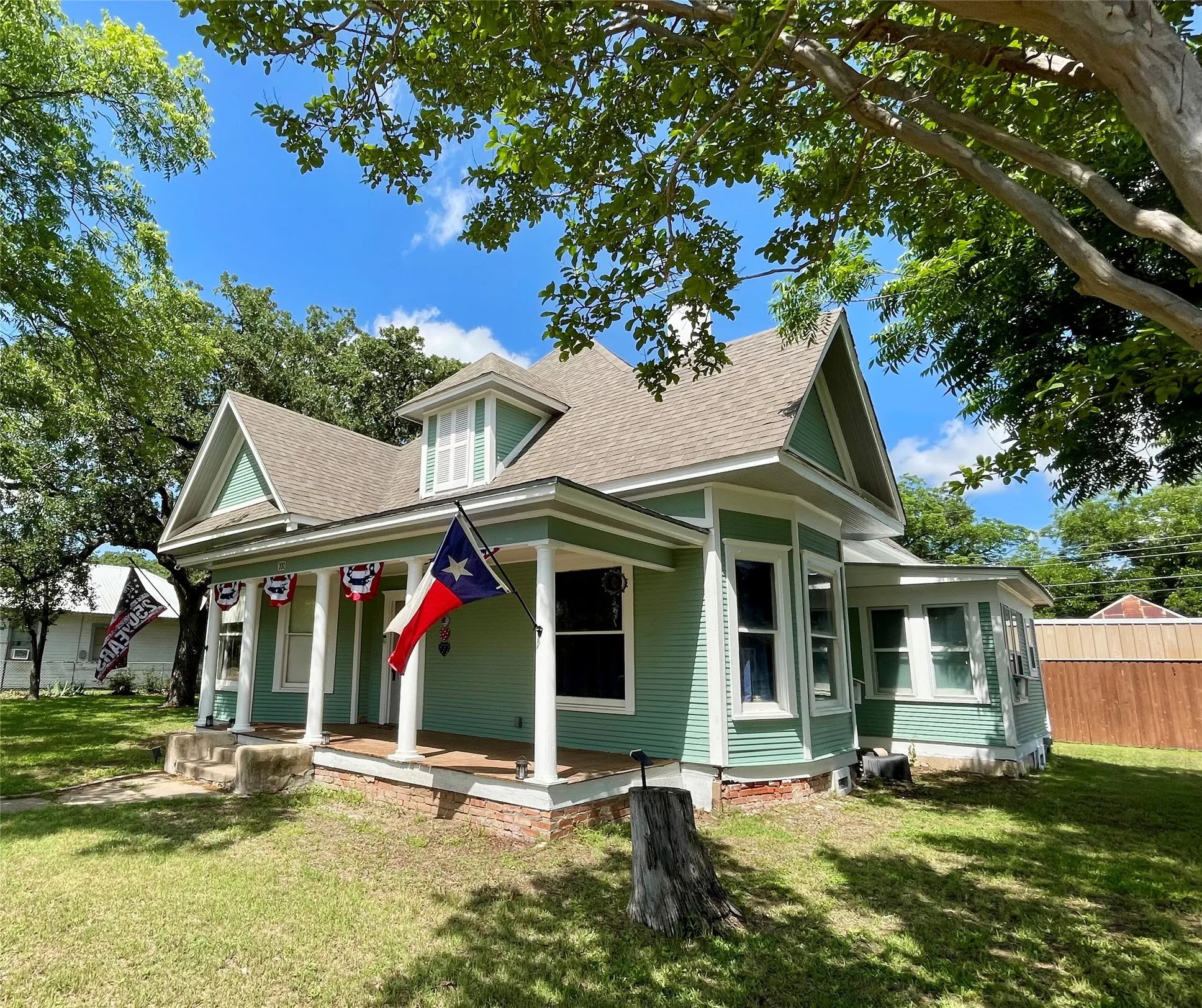Single Family Residence For Sale